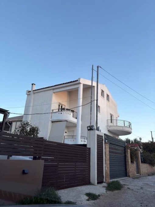 Οικόπεδο με κτίσμα  σε πλειστηριασμό Δήμος Σπάτων - Αρτέμιδος