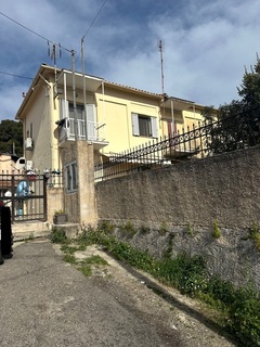 Οικόπεδο με κτίσμα  σε πλειστηριασμό Δήμος Κέρκυρας