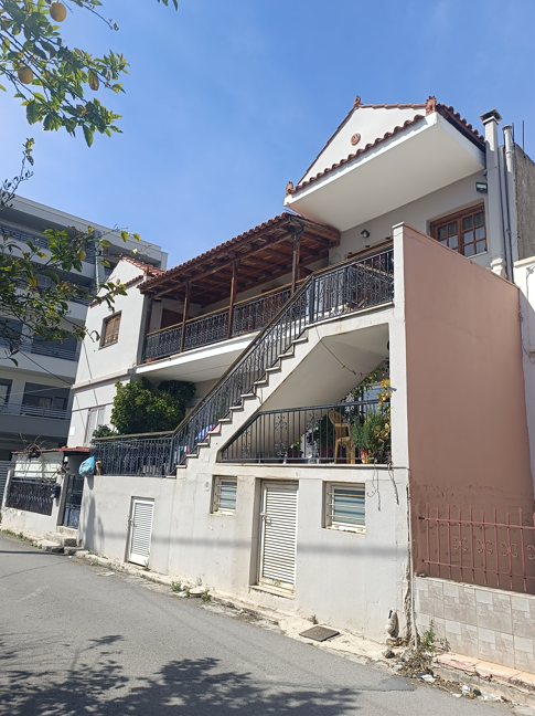 Οικόπεδο με κτίσμα  σε πλειστηριασμό Δήμος Μεγαρέων
