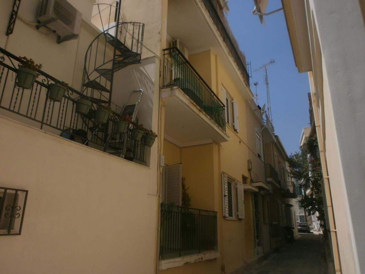 photo1
