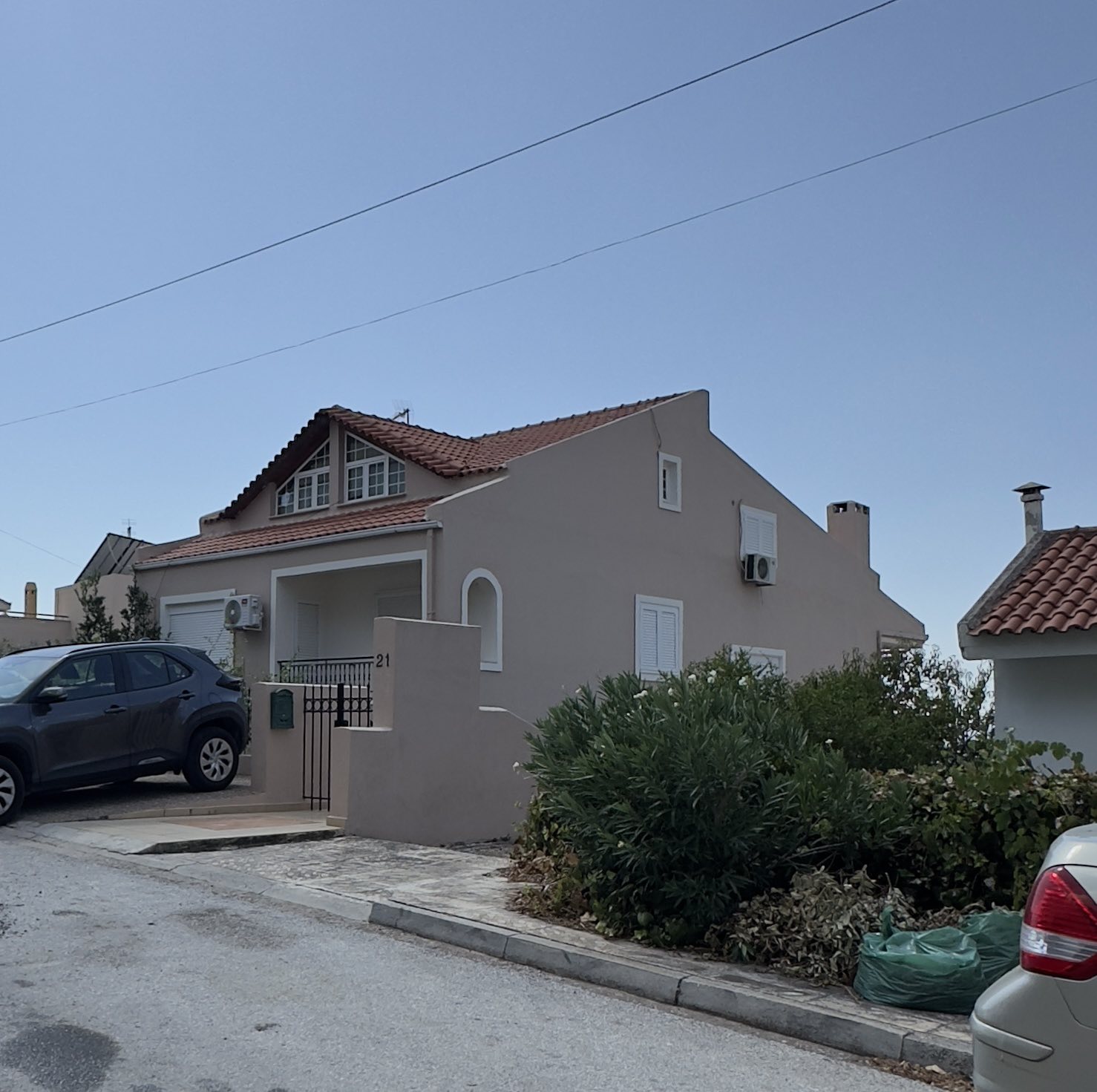 photo1