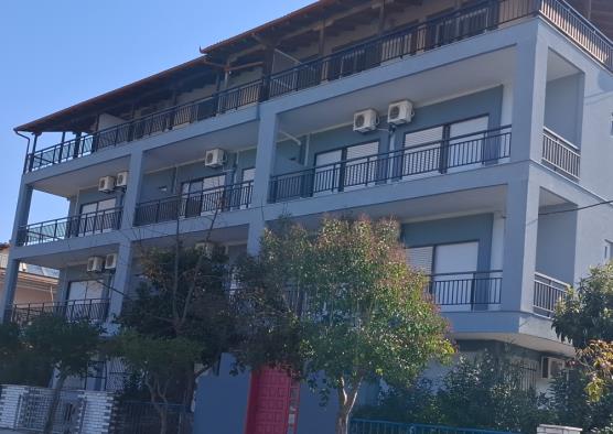 photo1
