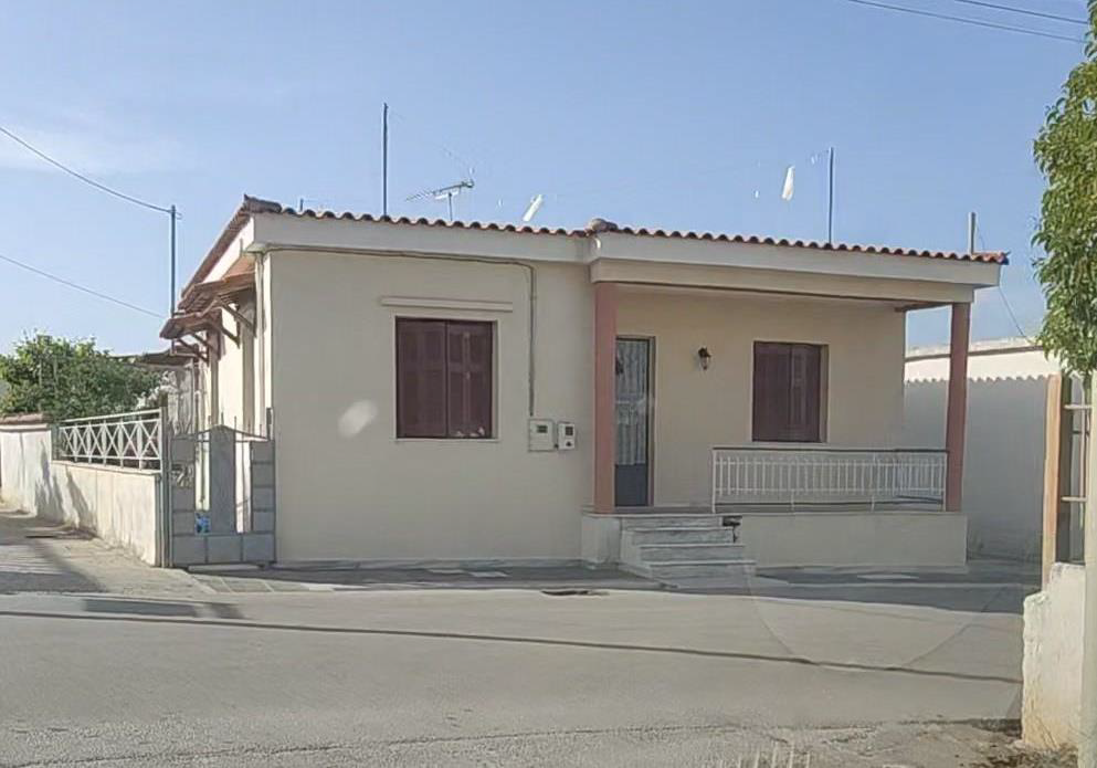Οικόπεδο με κτίσμα  σε πλειστηριασμό Δήμος Βέλου - Βόχας