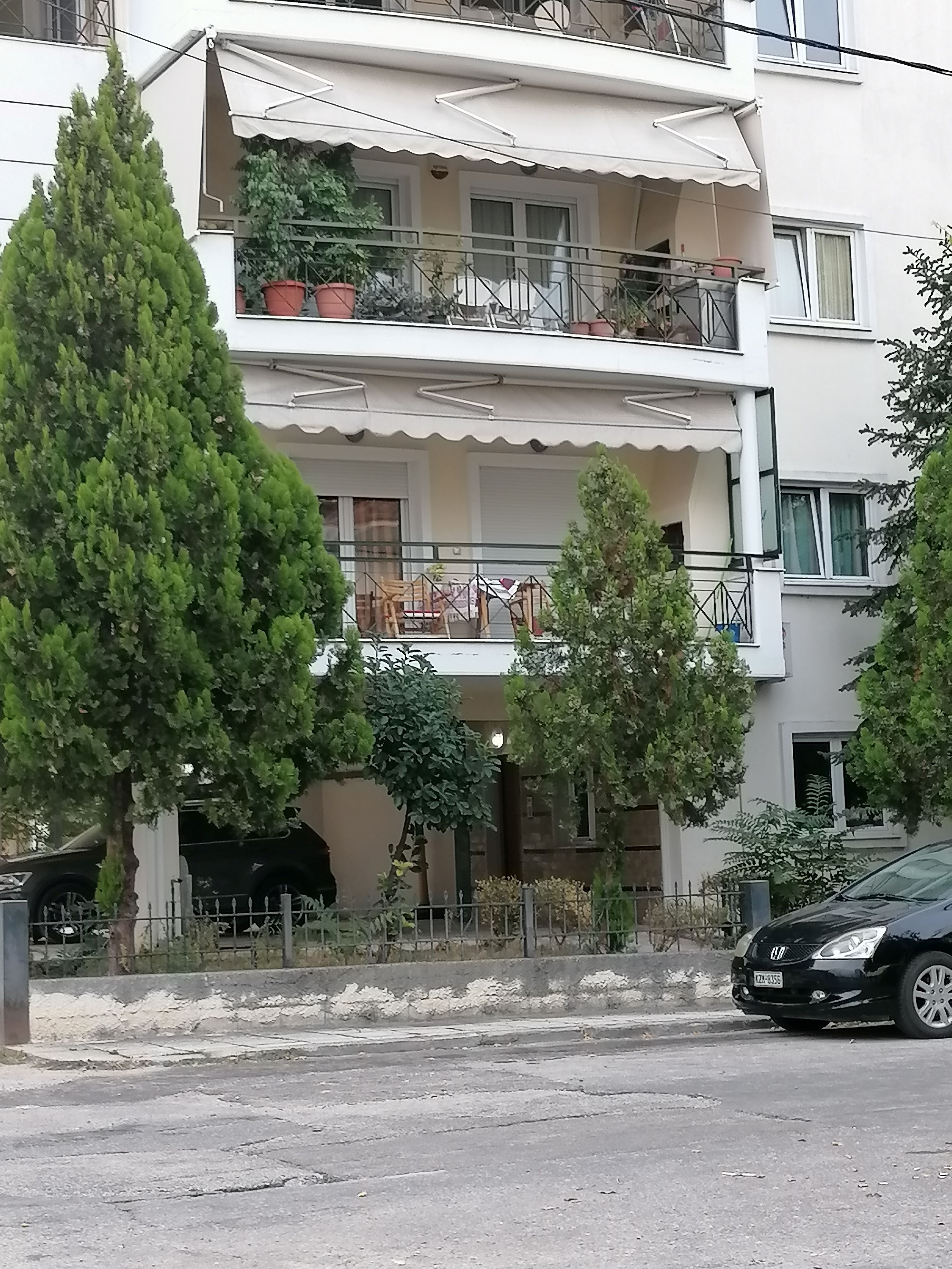 photo1