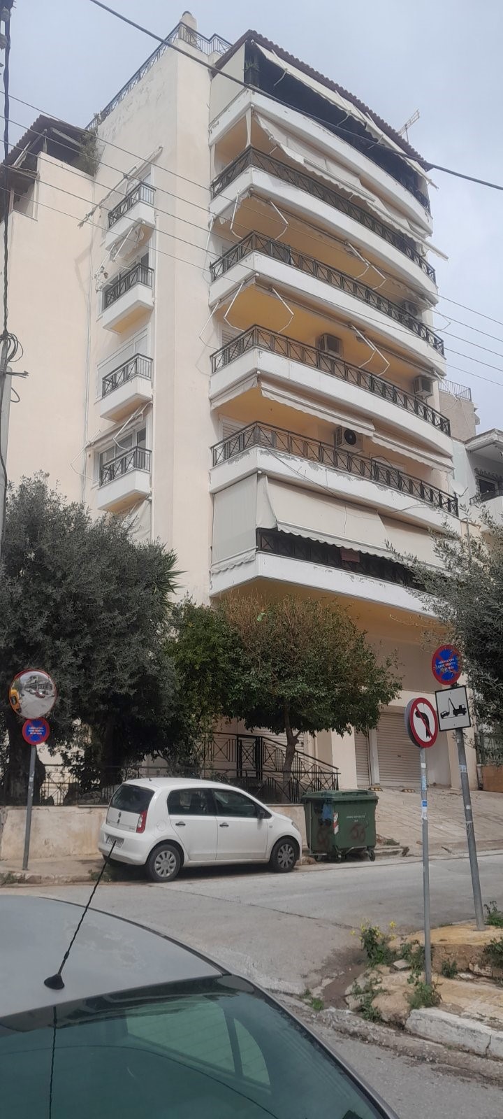 photo1