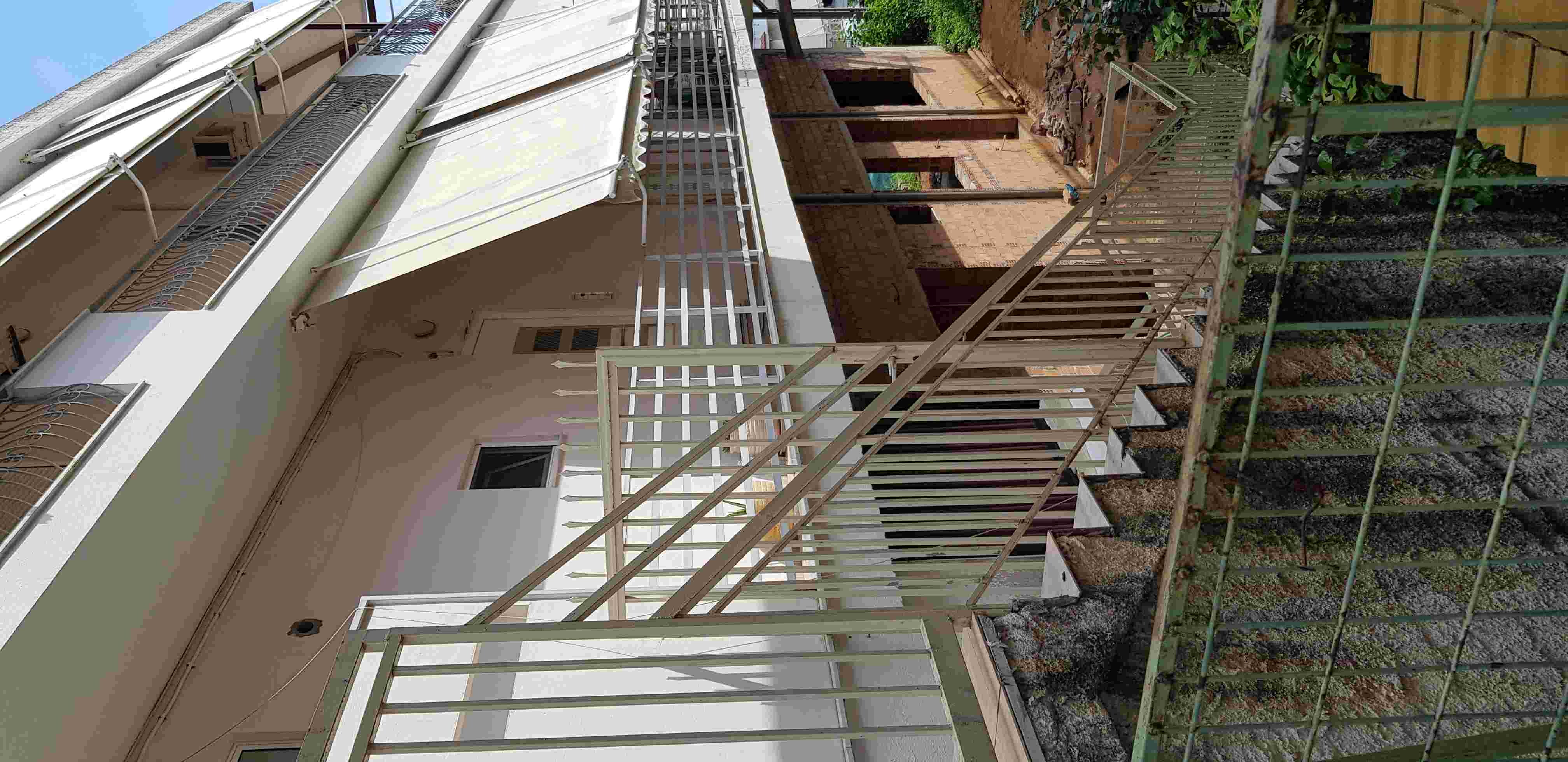photo1