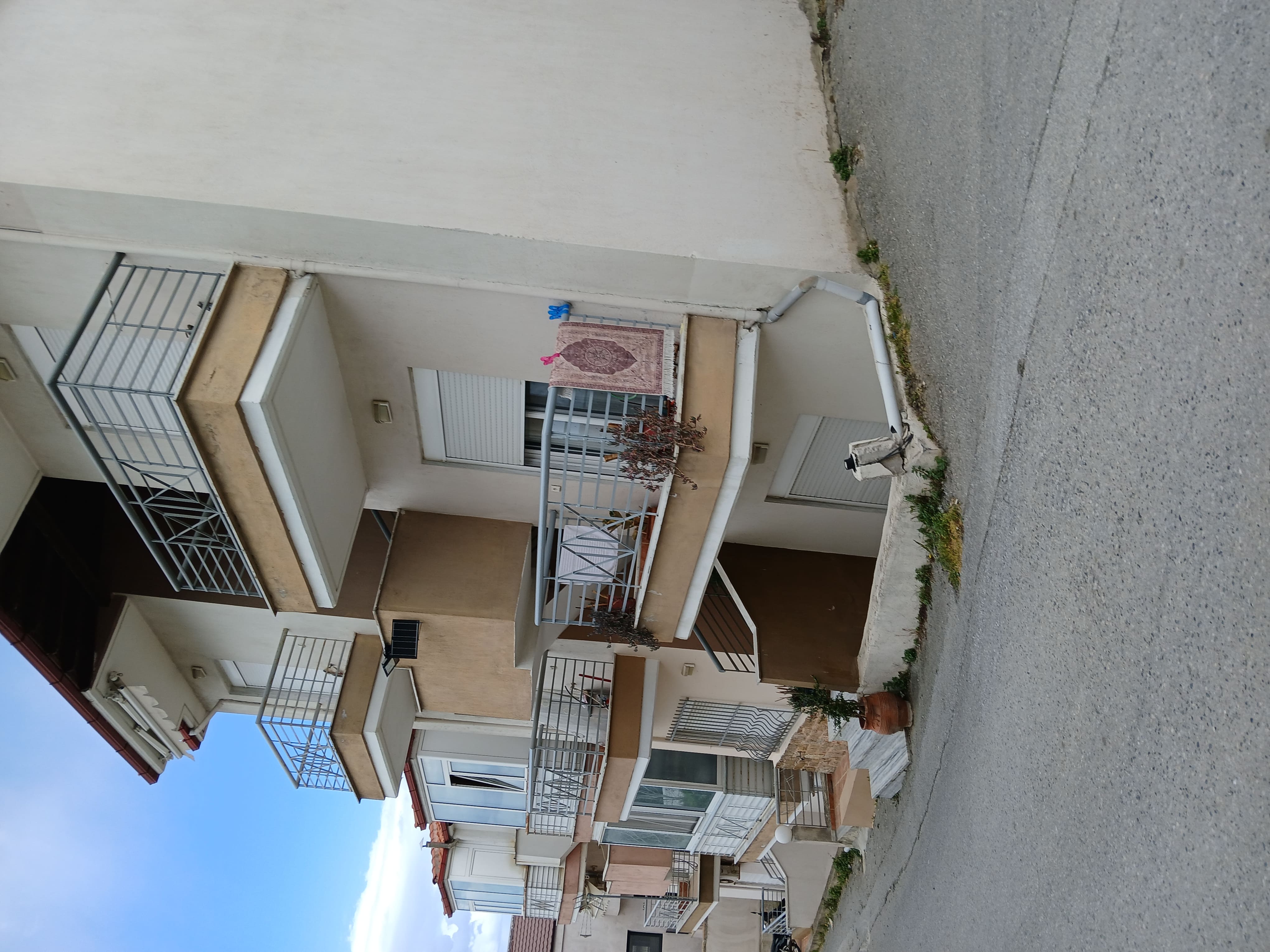 photo1