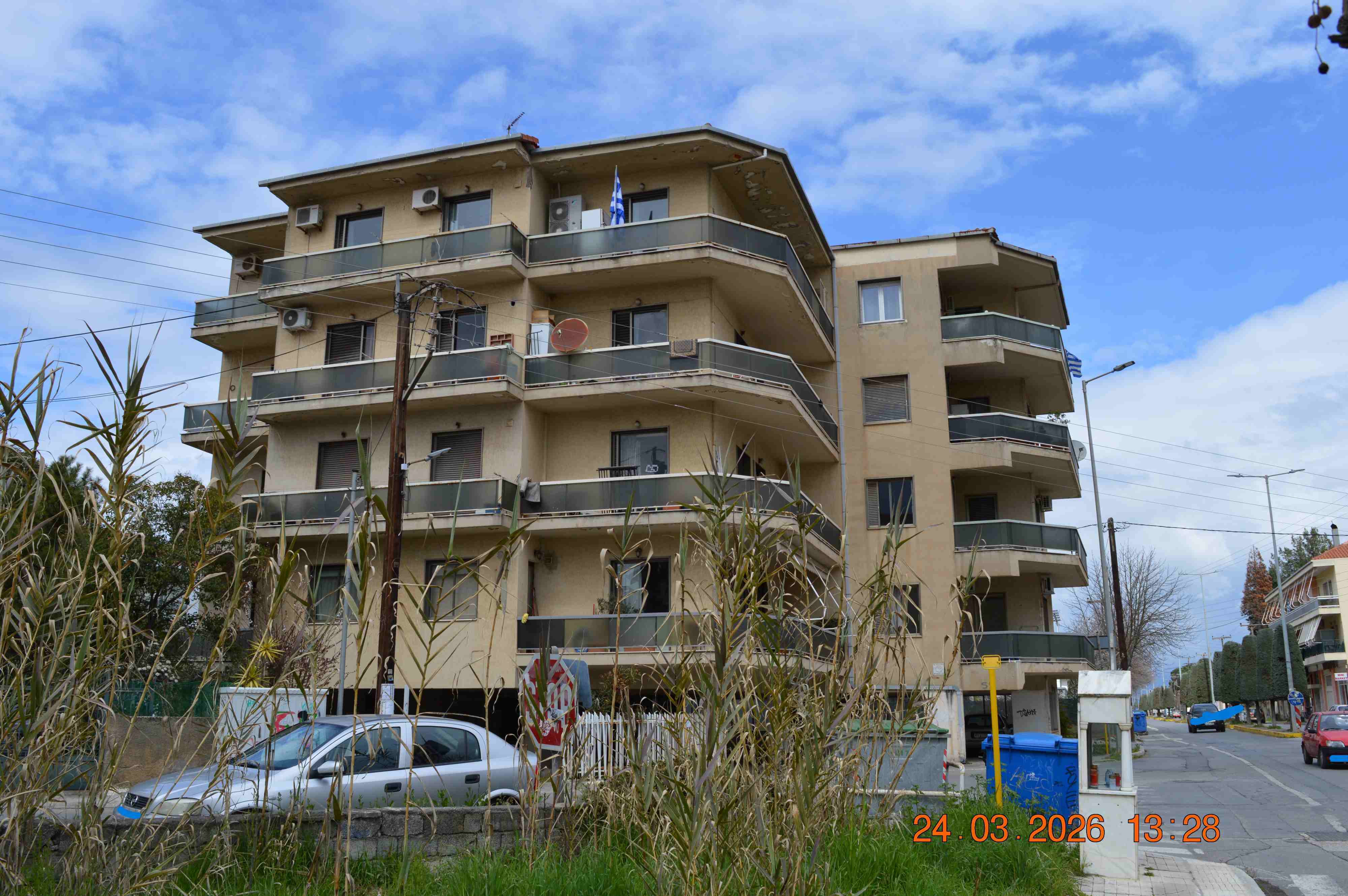 photo1