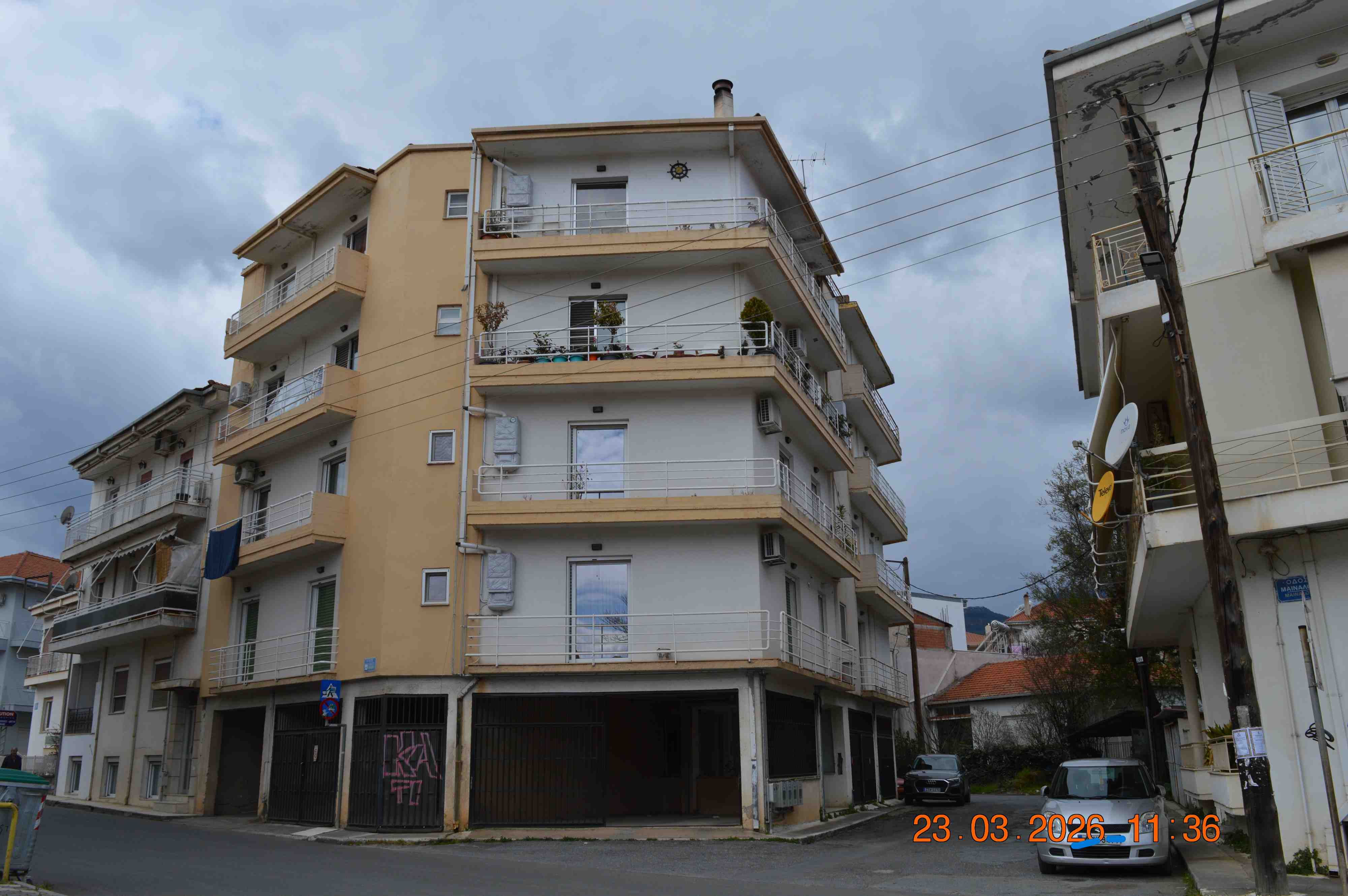 photo1