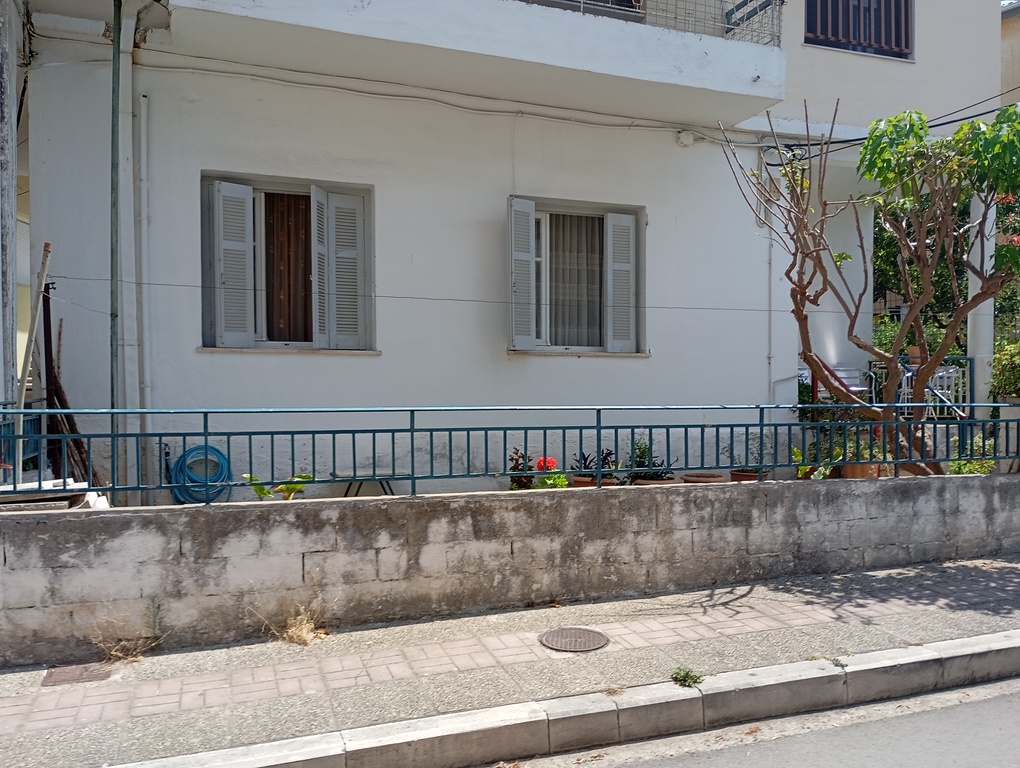 photo1