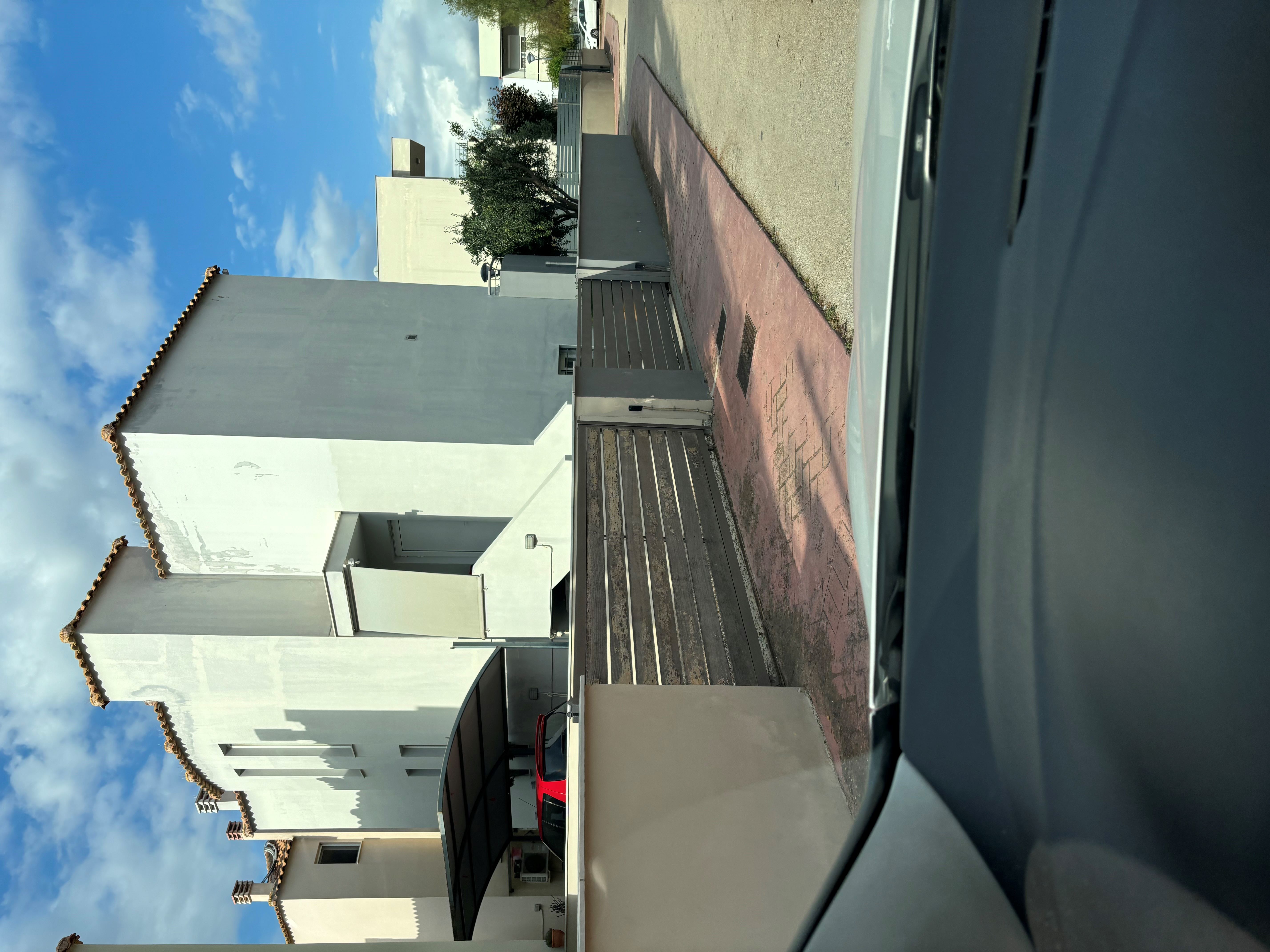 photo1