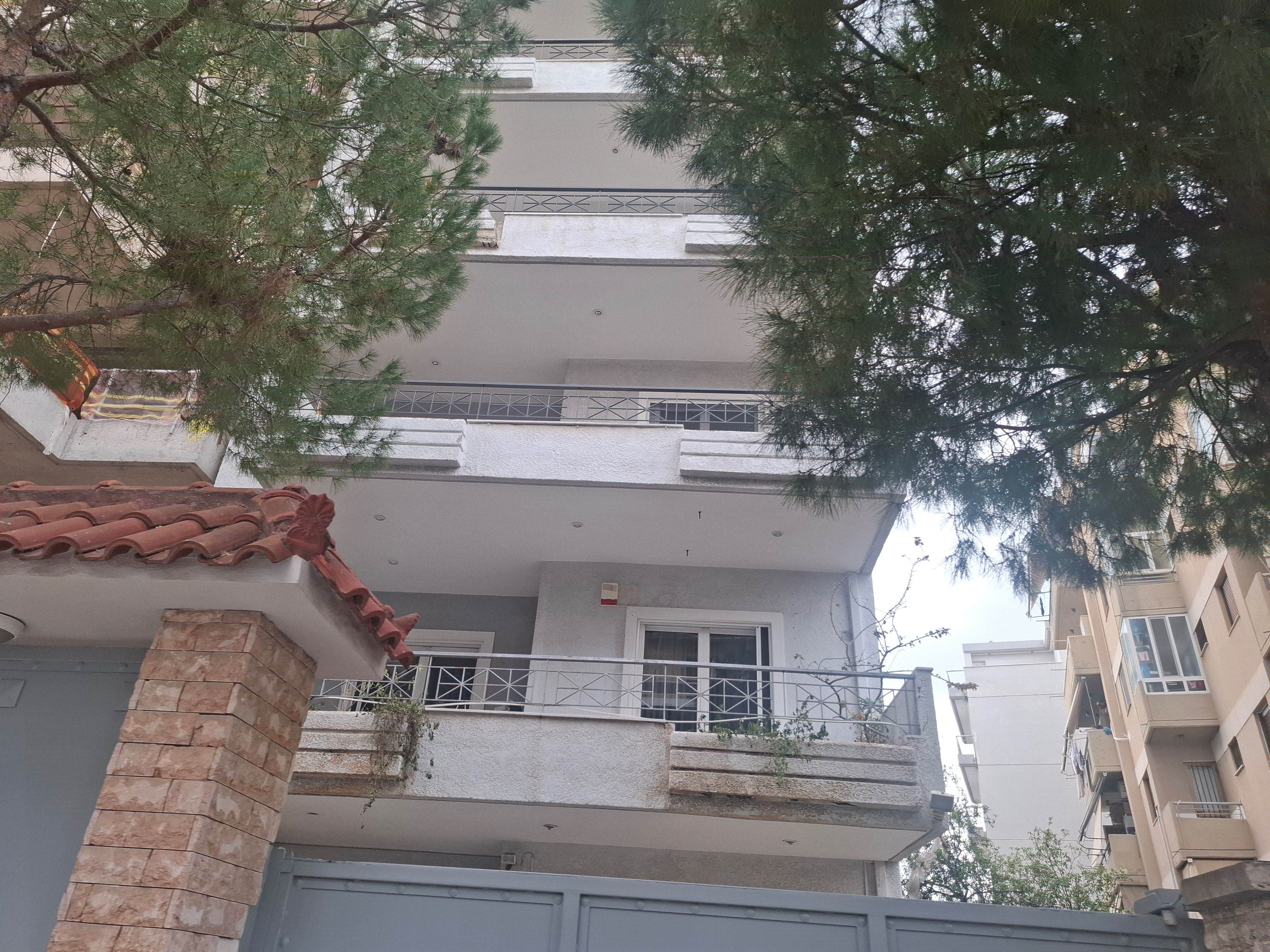 photo1