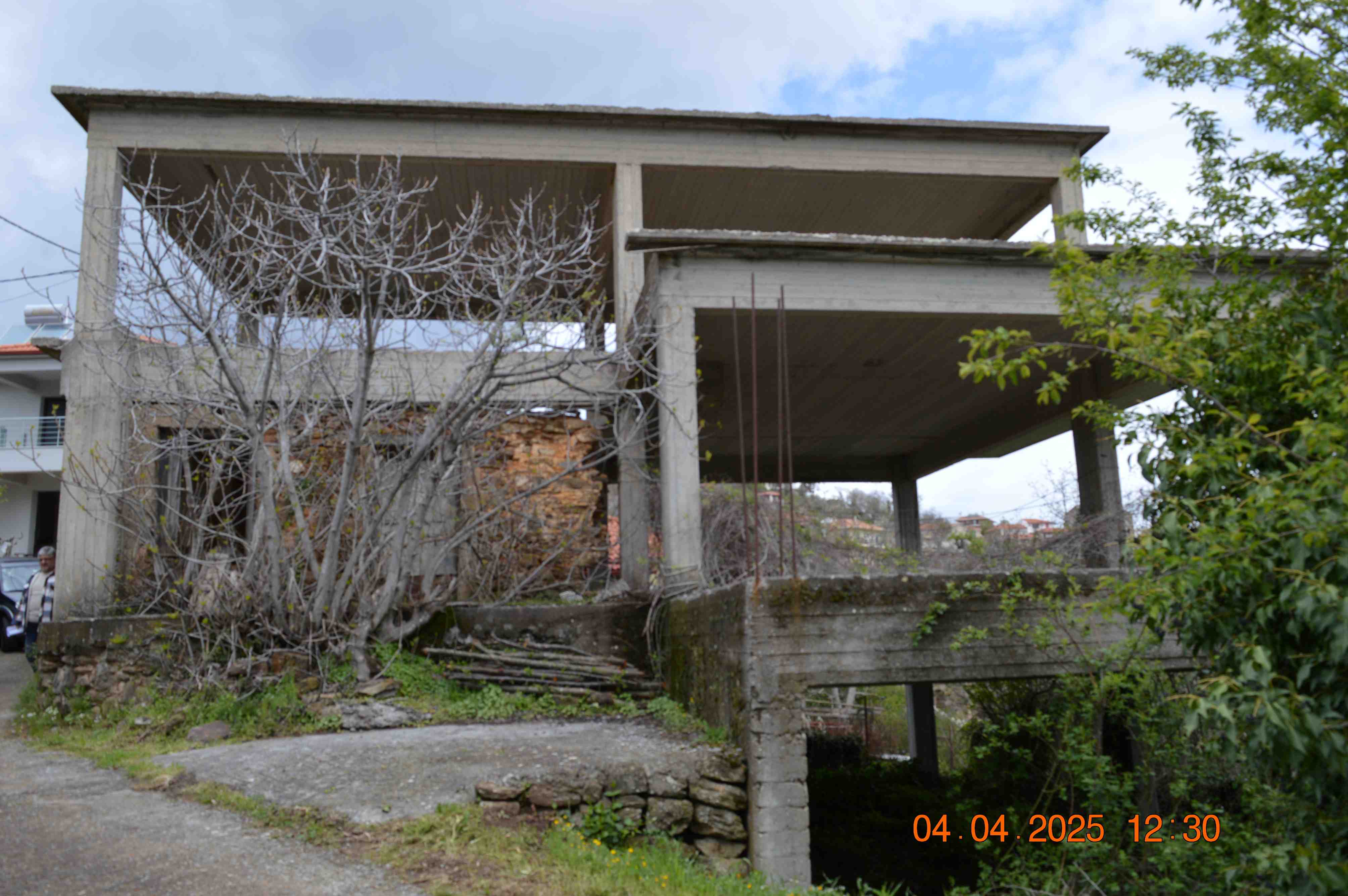 photo1