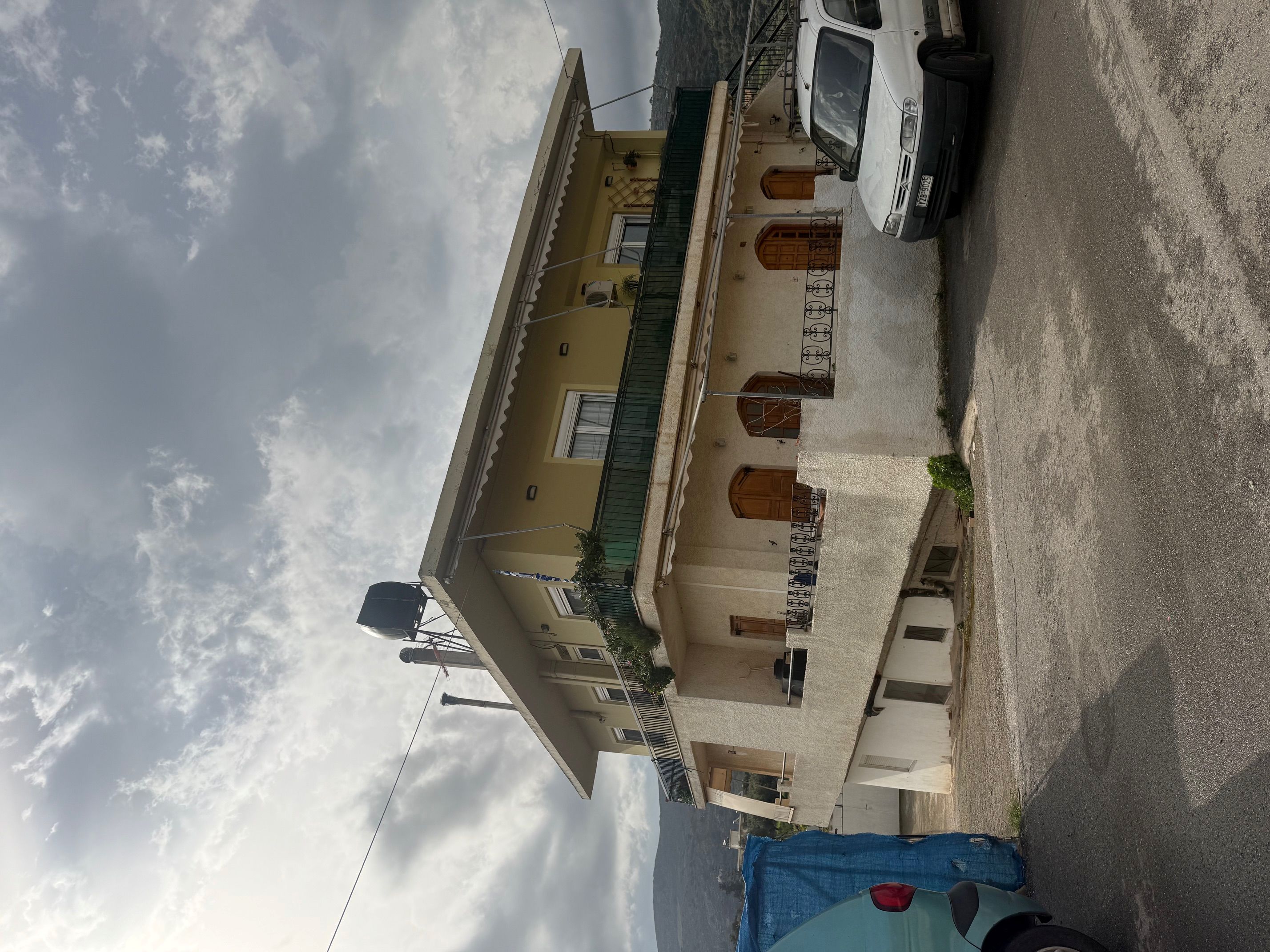 photo1