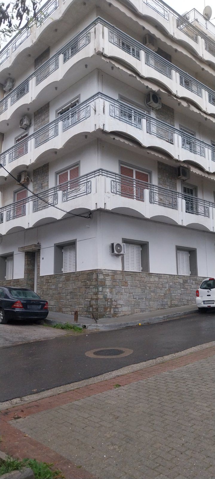 photo1
