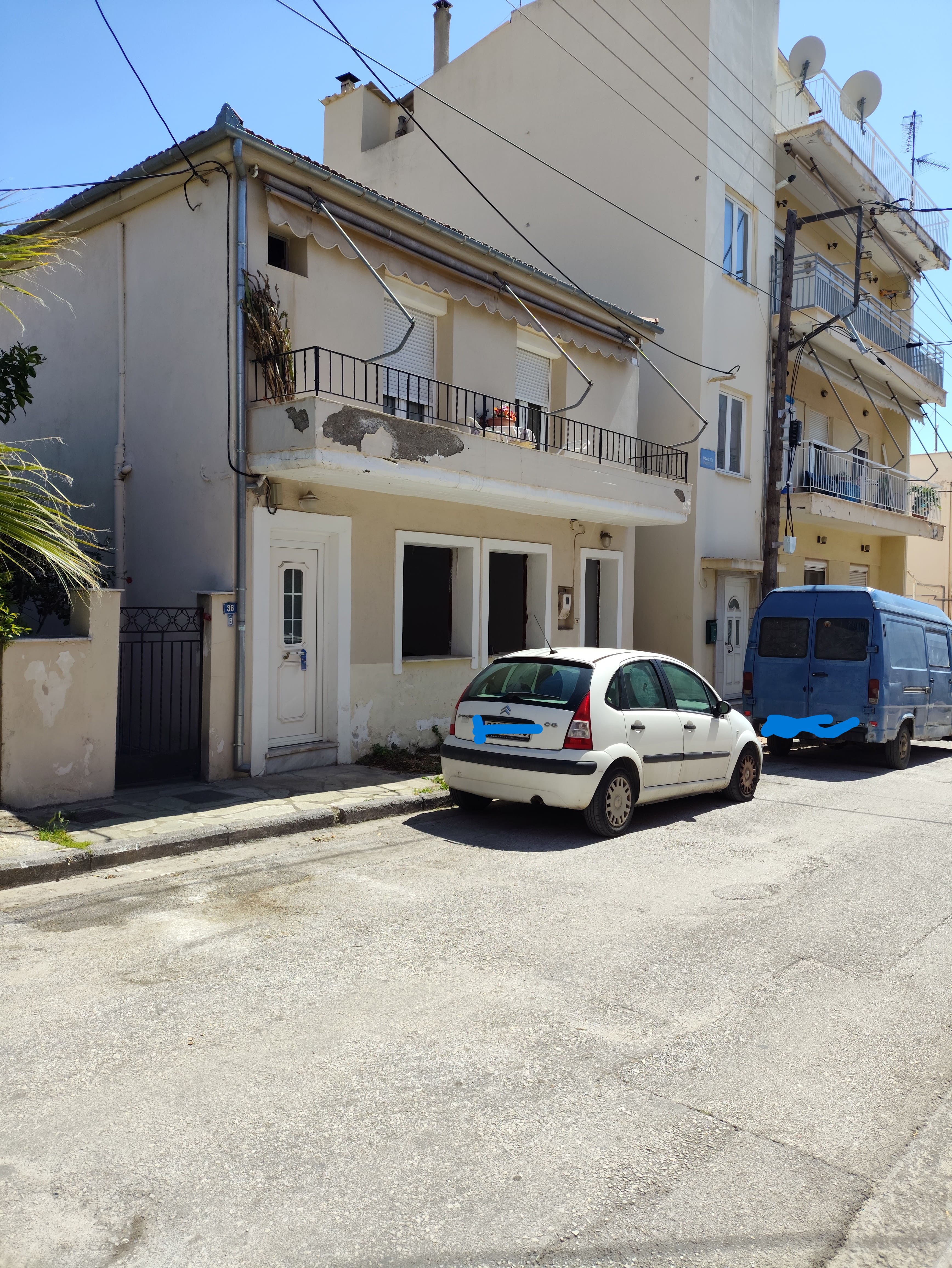 photo1
