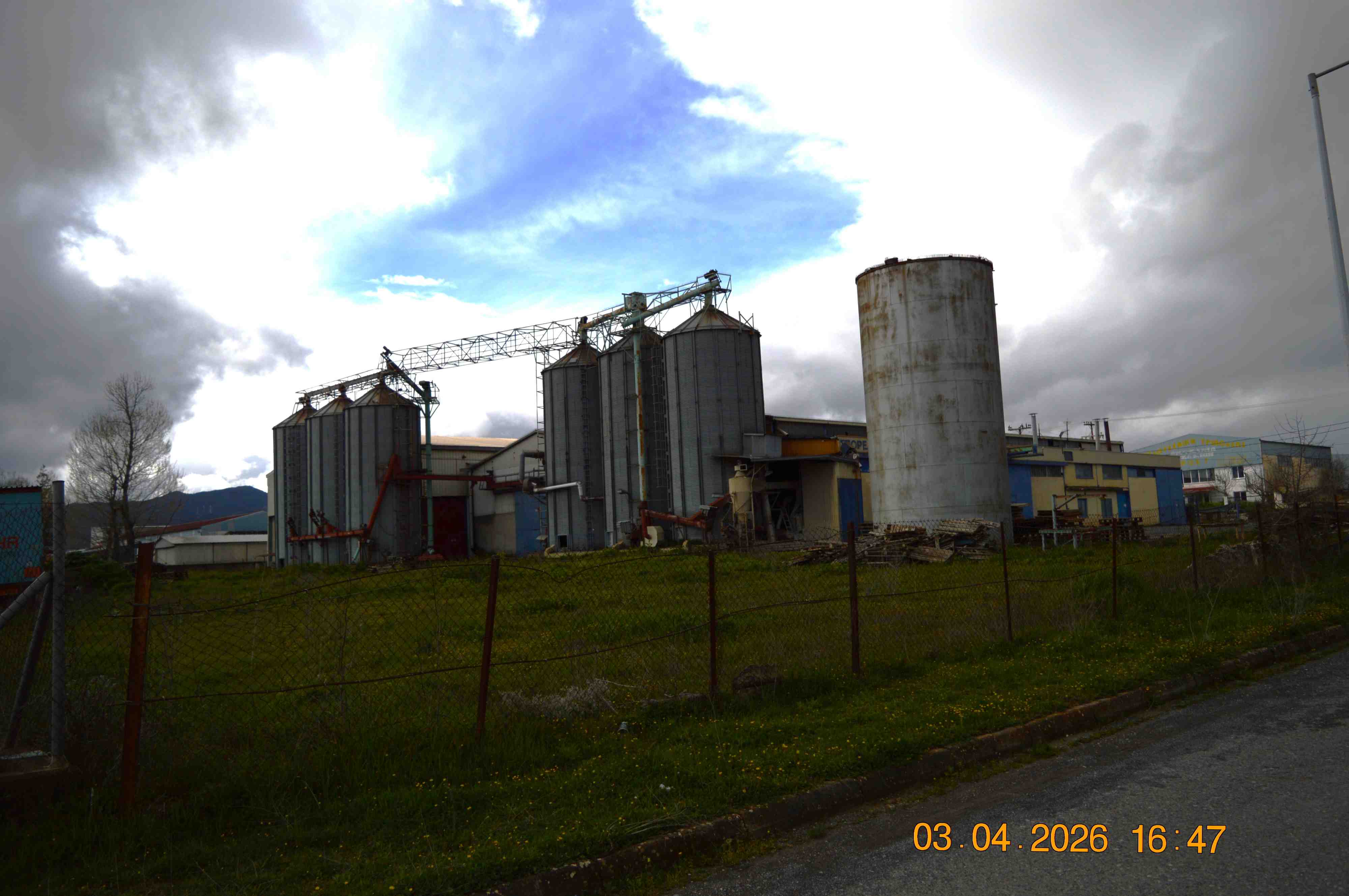 photo1