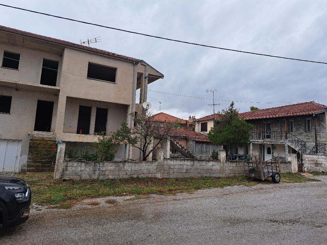 Οικόπεδο με κτίσμα  σε πλειστηριασμό Δήμος Φλώρινας