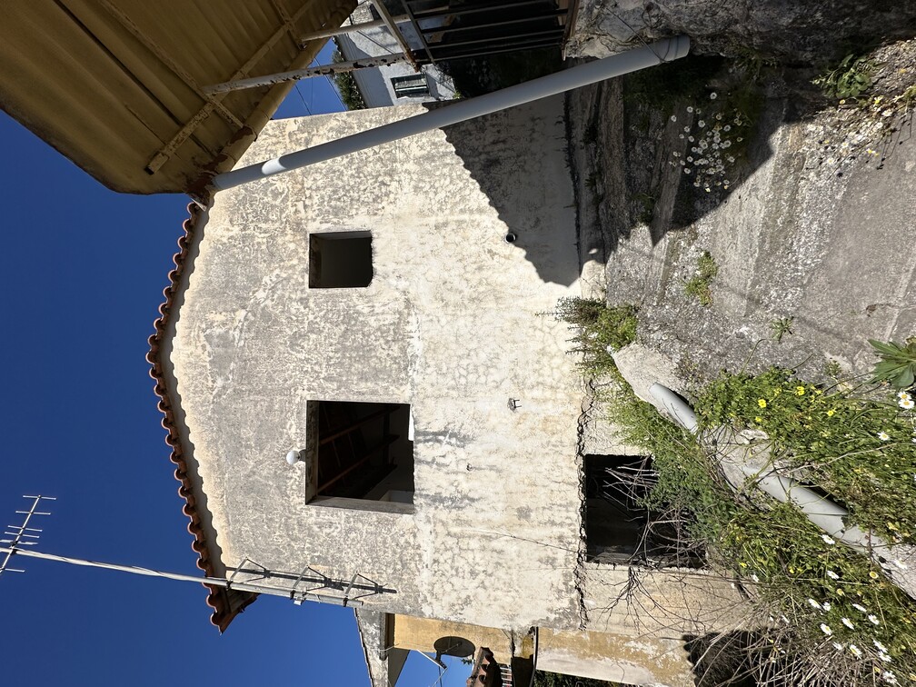 Οικόπεδο με κτίσμα  σε πλειστηριασμό Δήμος Κέρκυρας