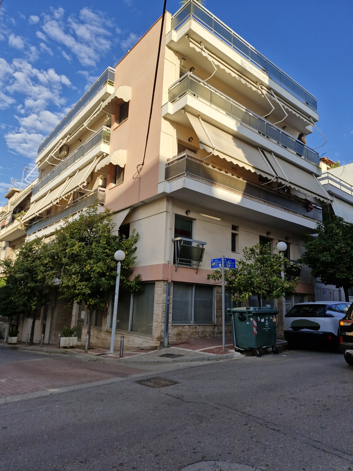 photo1