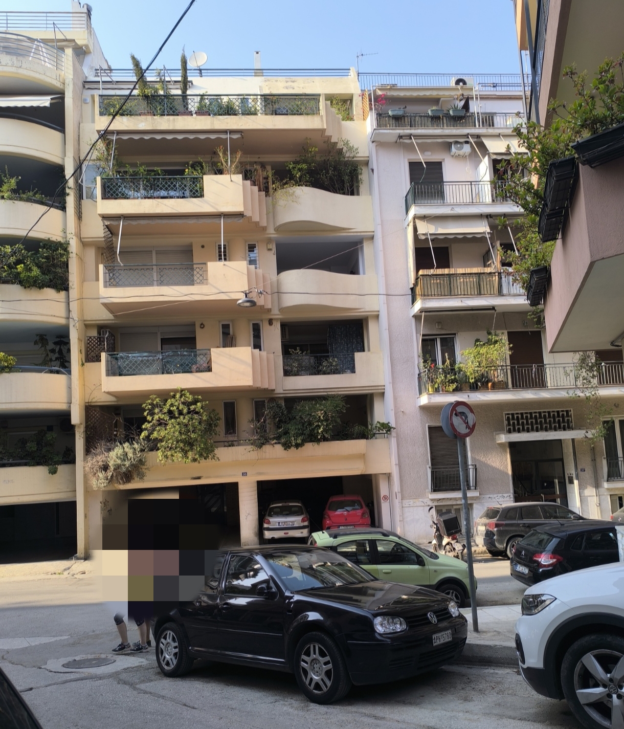 photo1