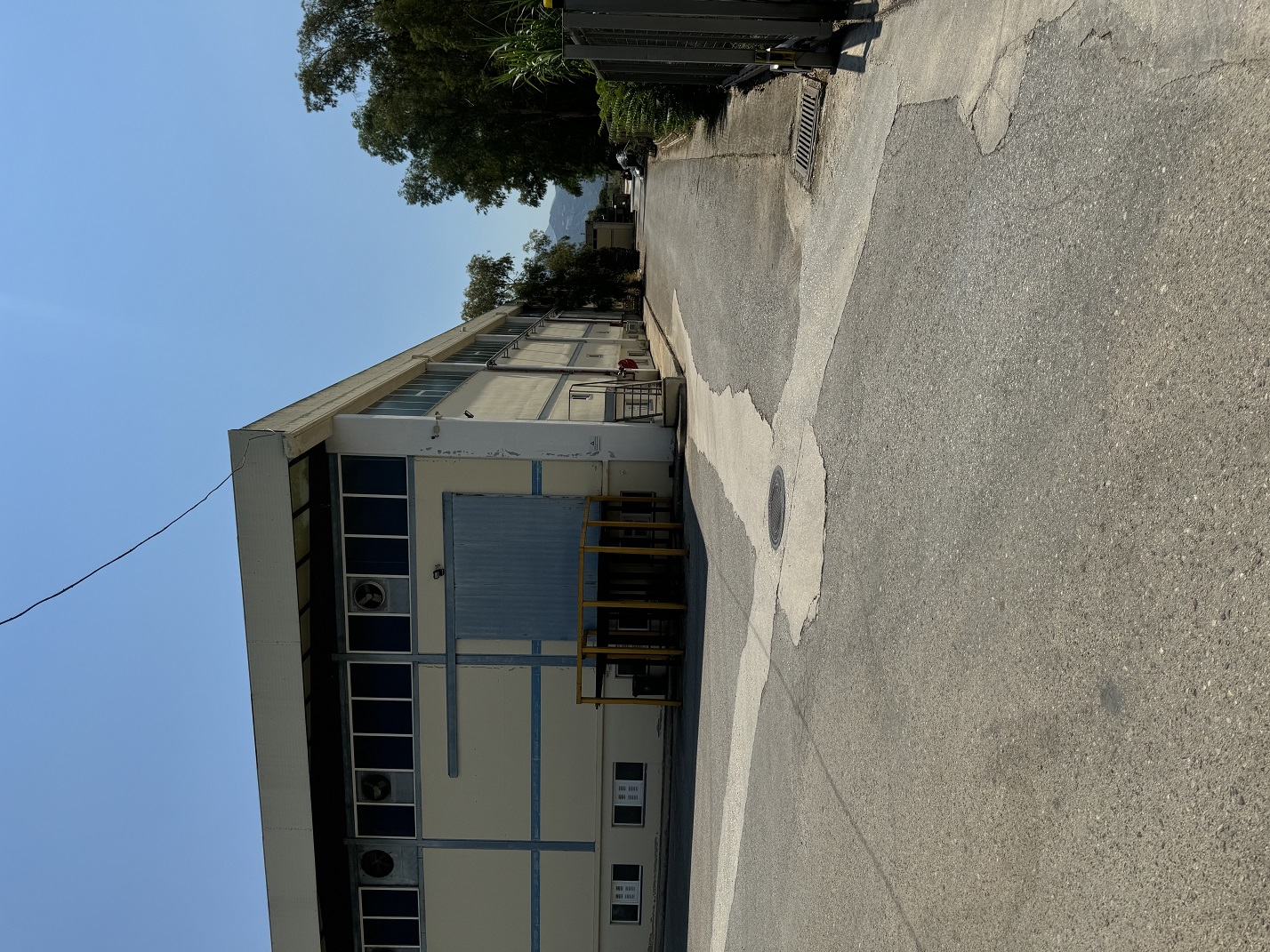 photo1
