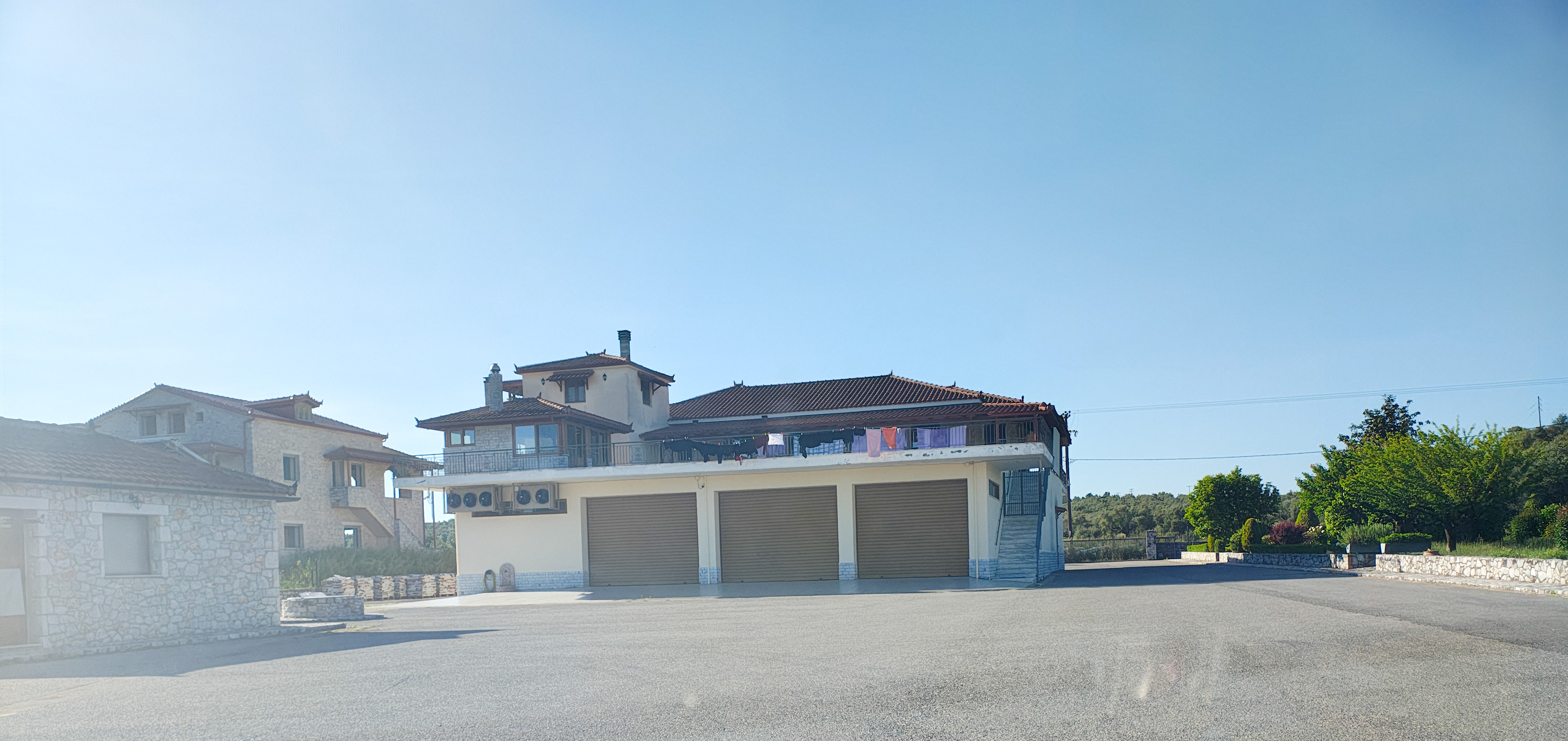 photo1