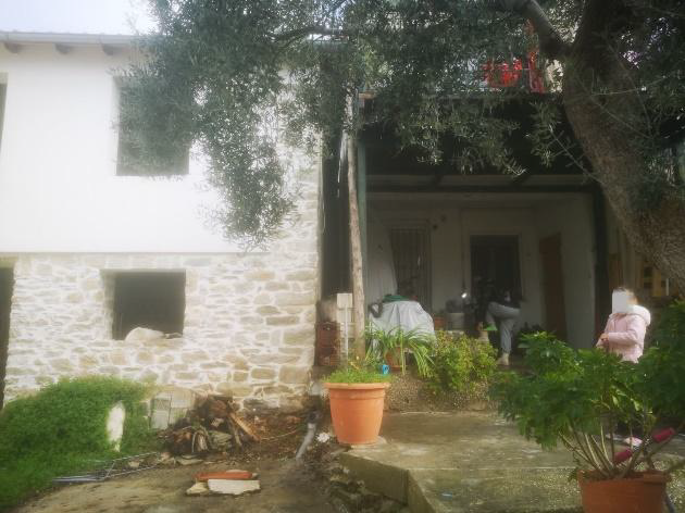 photo1