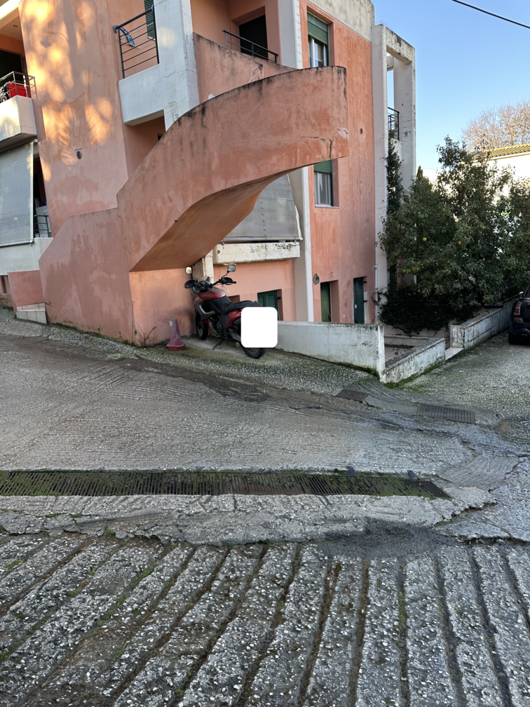 photo1