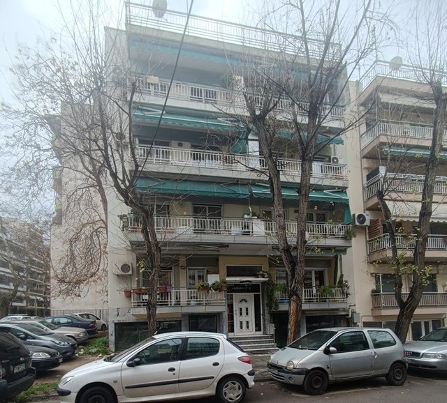 photo1