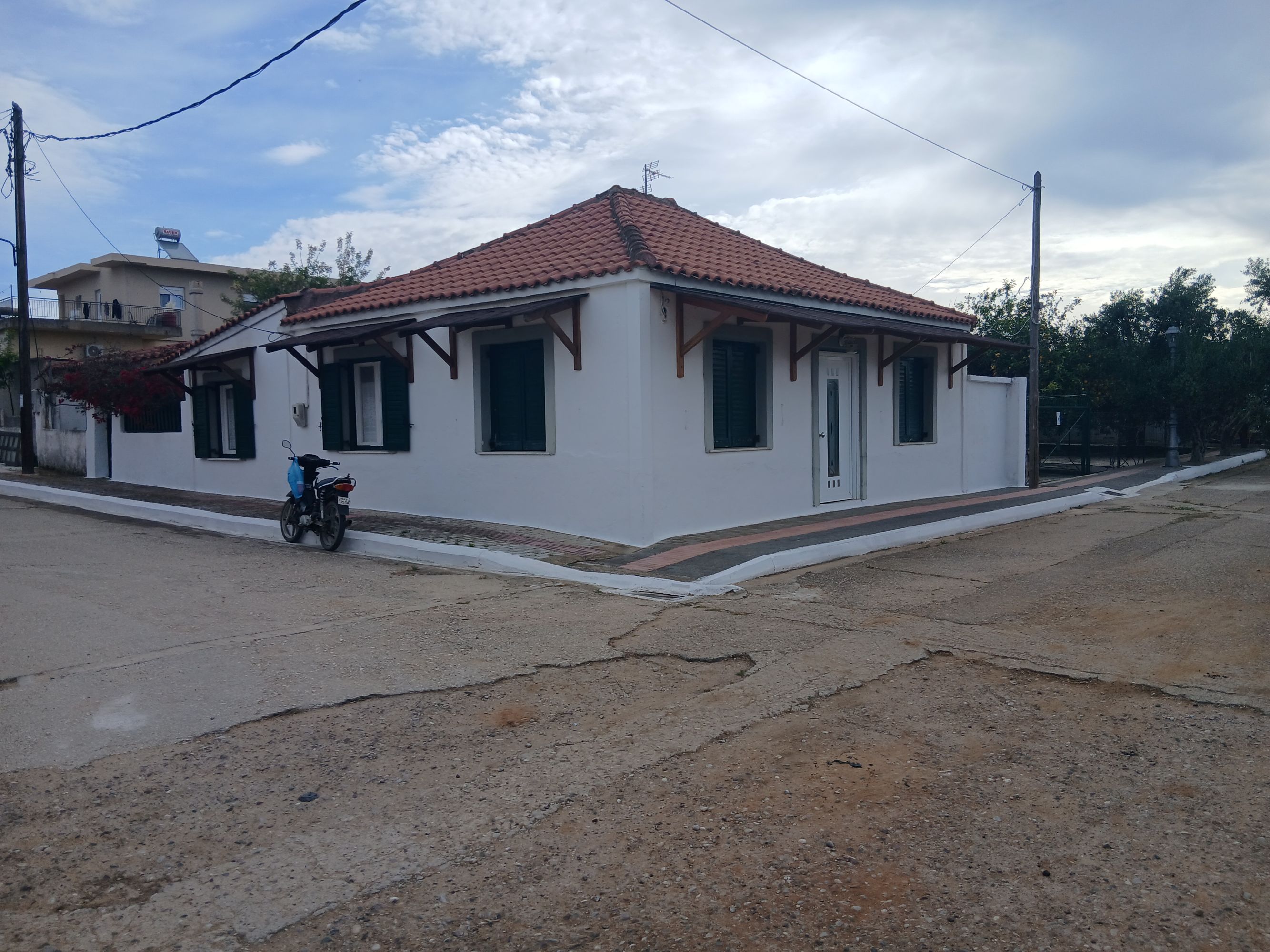 photo1