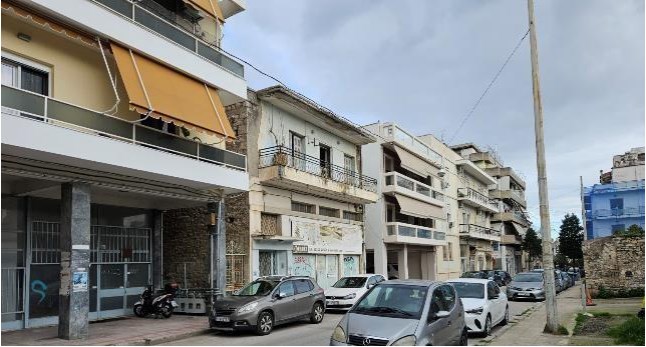 Οικόπεδο με κτίσμα  σε πλειστηριασμό Δήμος Λαμιέων
