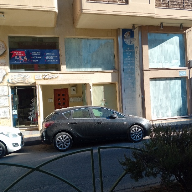 photo1
