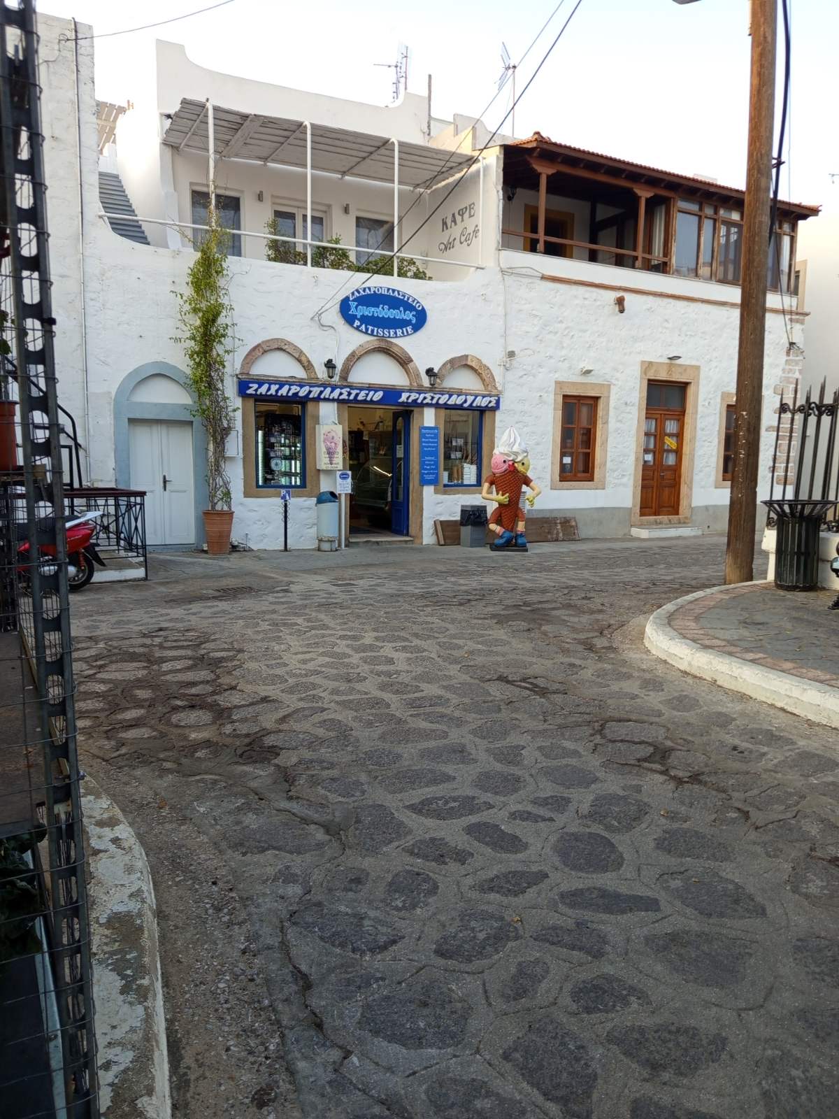photo1