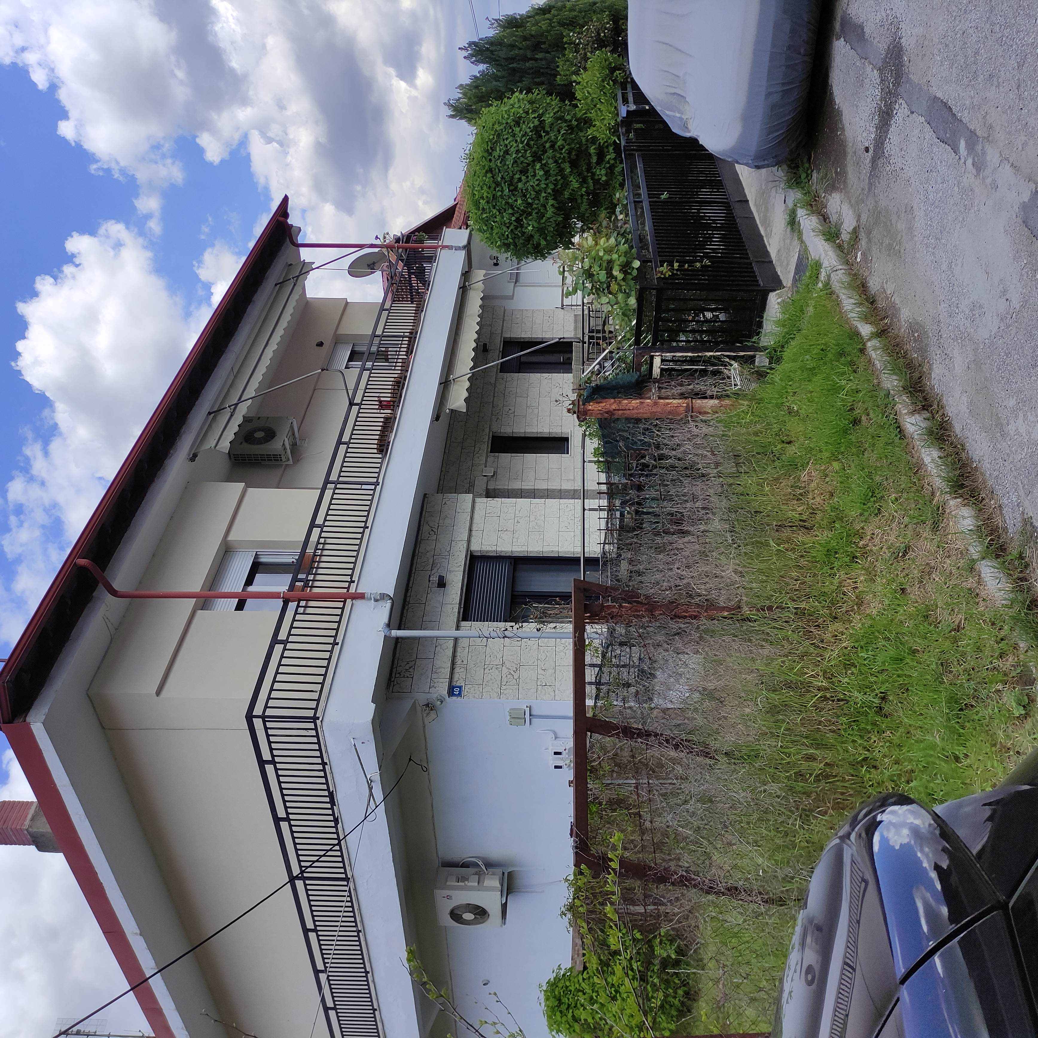 photo1
