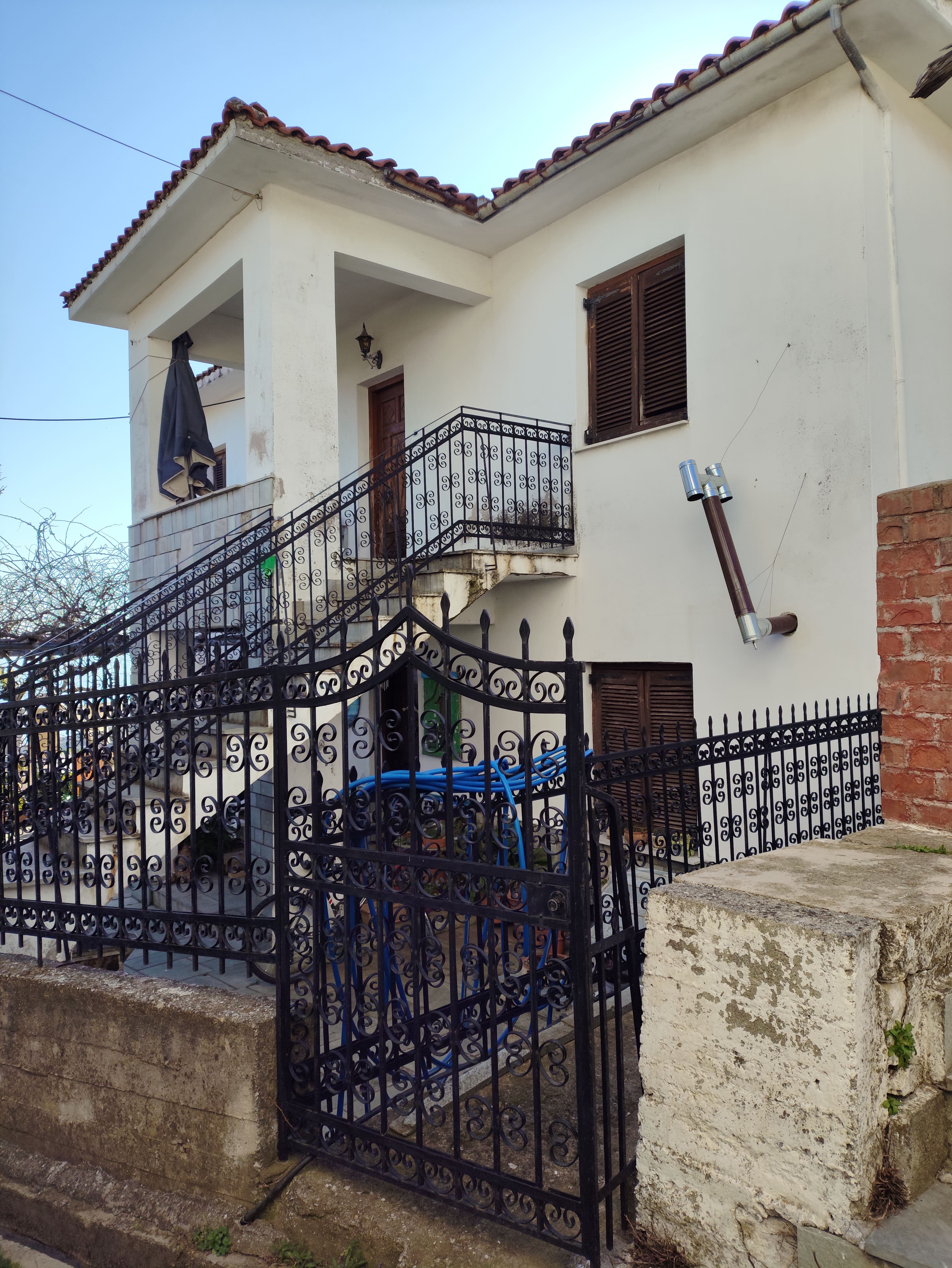 photo1