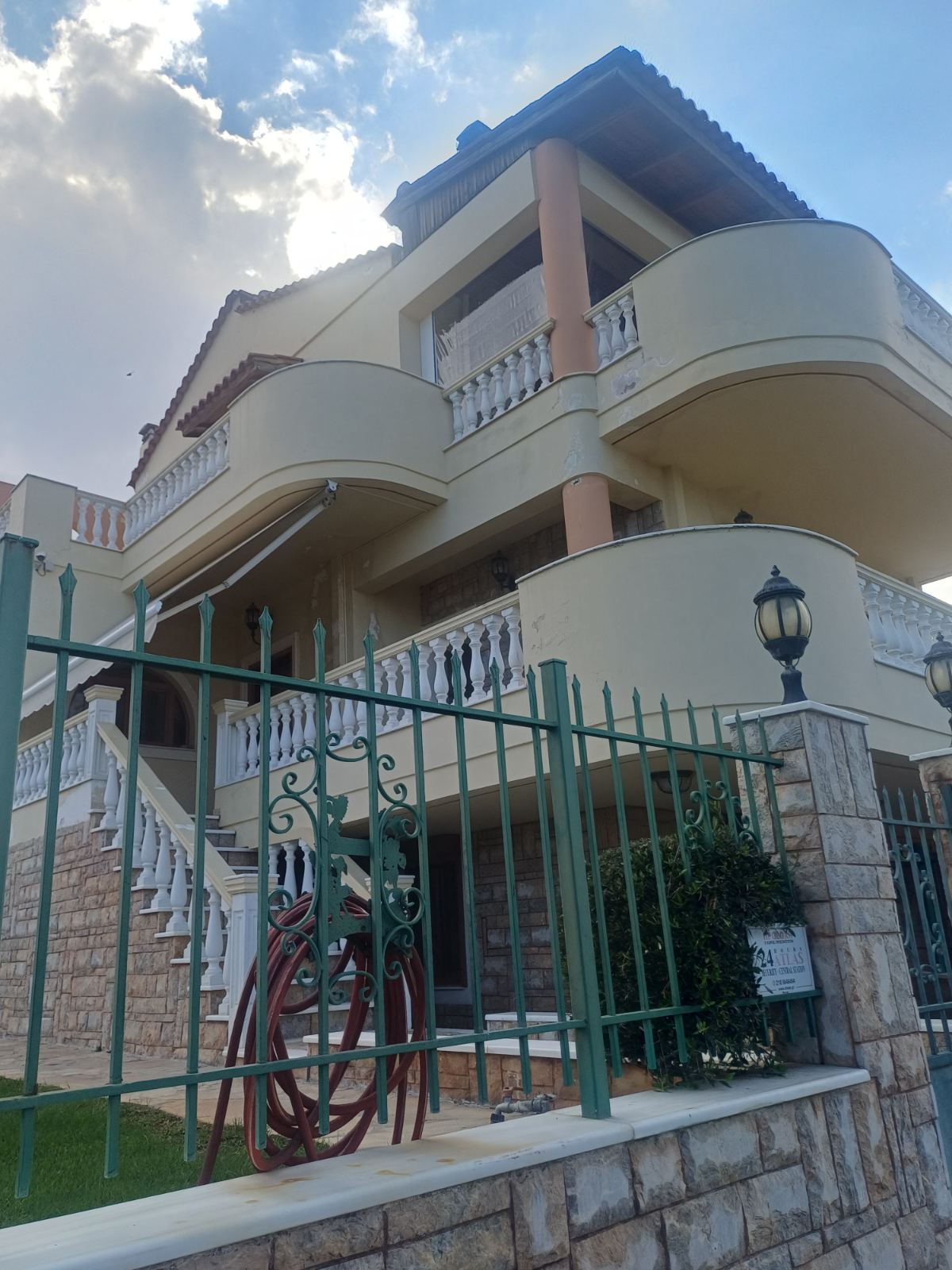 Οικόπεδο με κτίσμα  σε πλειστηριασμό Δήμος Σπάτων - Αρτέμιδος