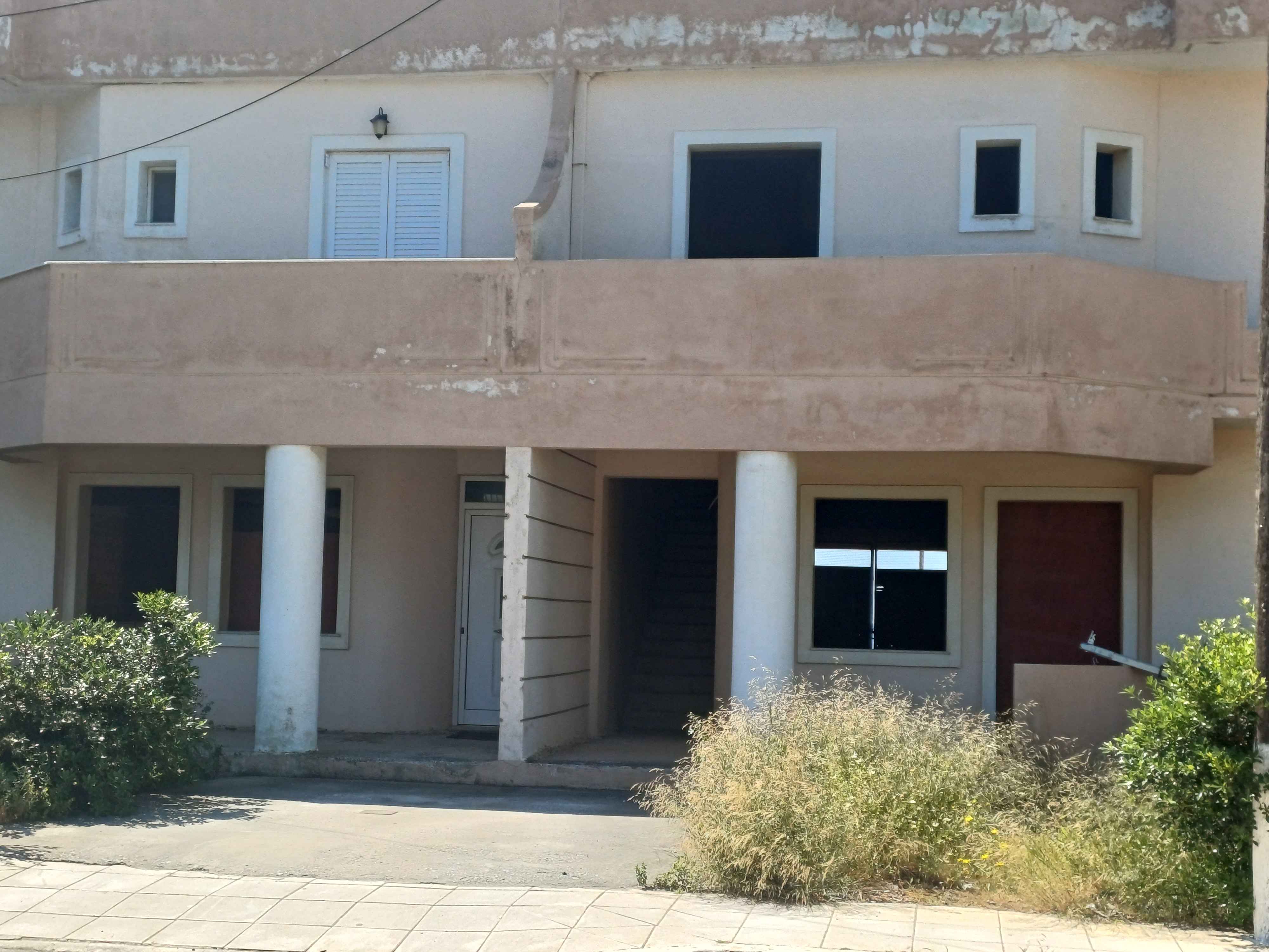 photo1
