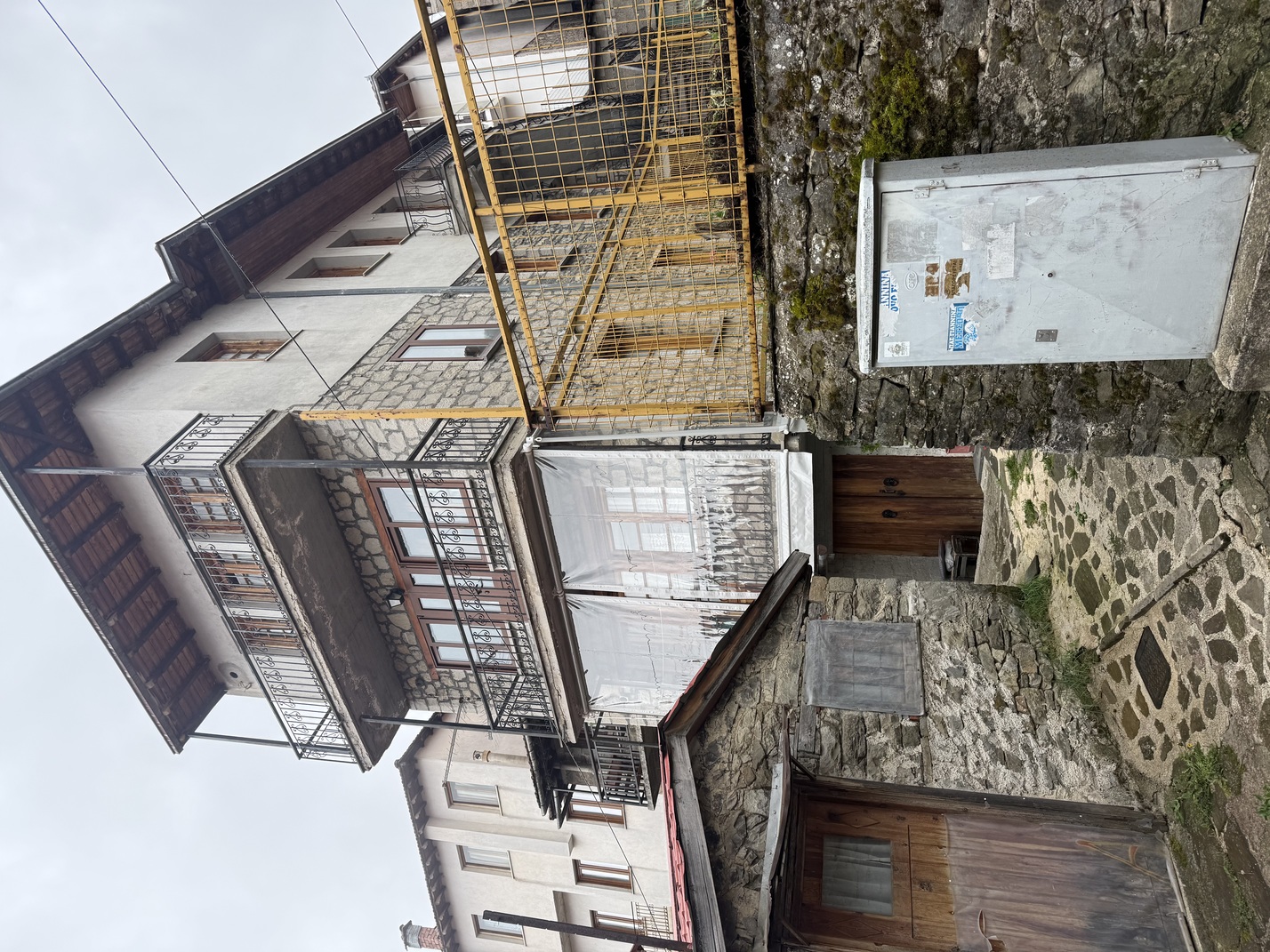 photo1