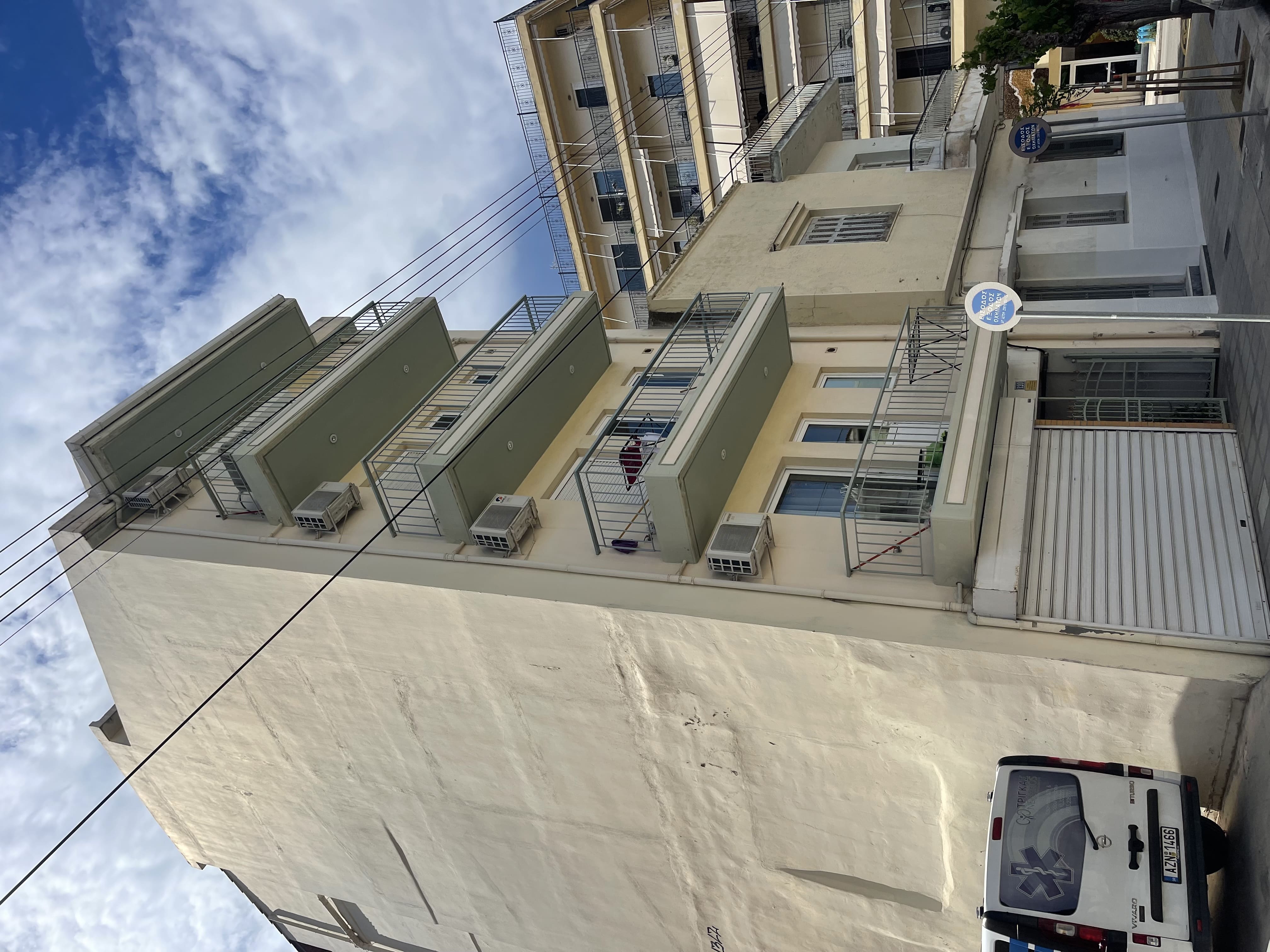 photo1