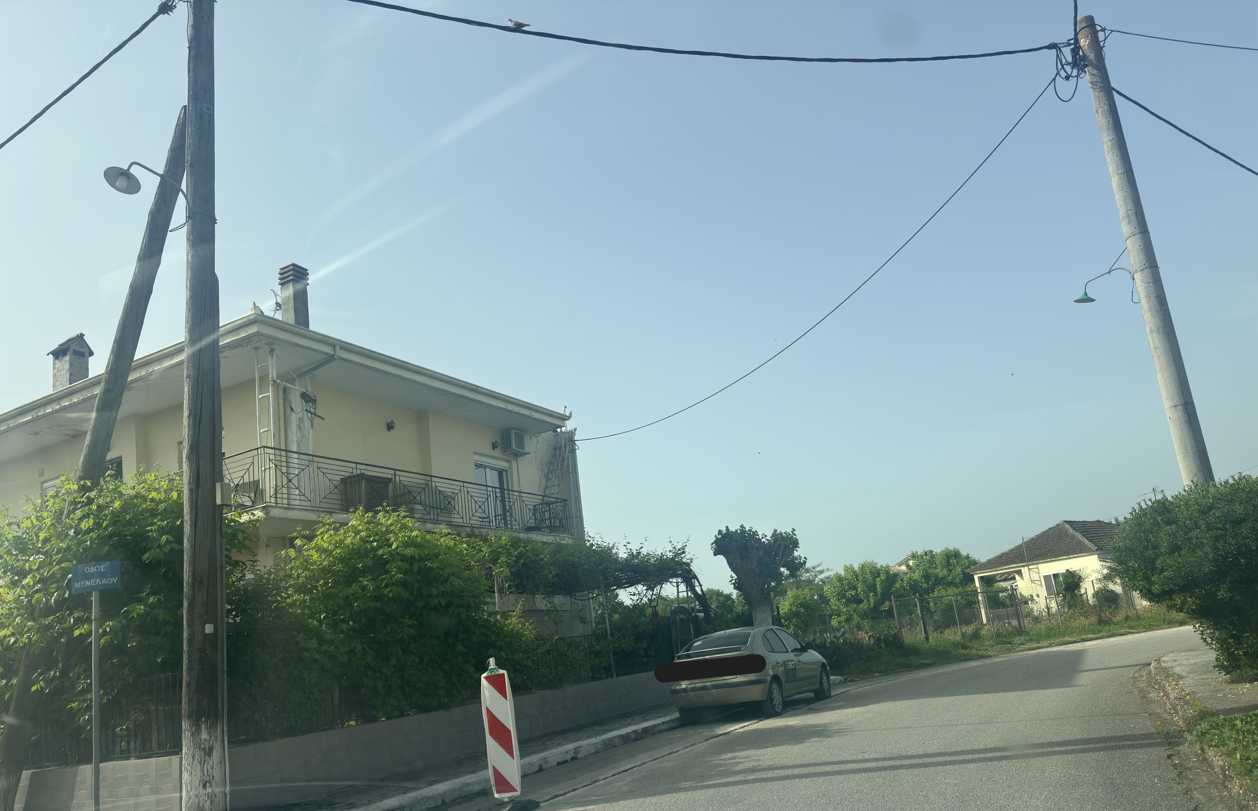 photo1