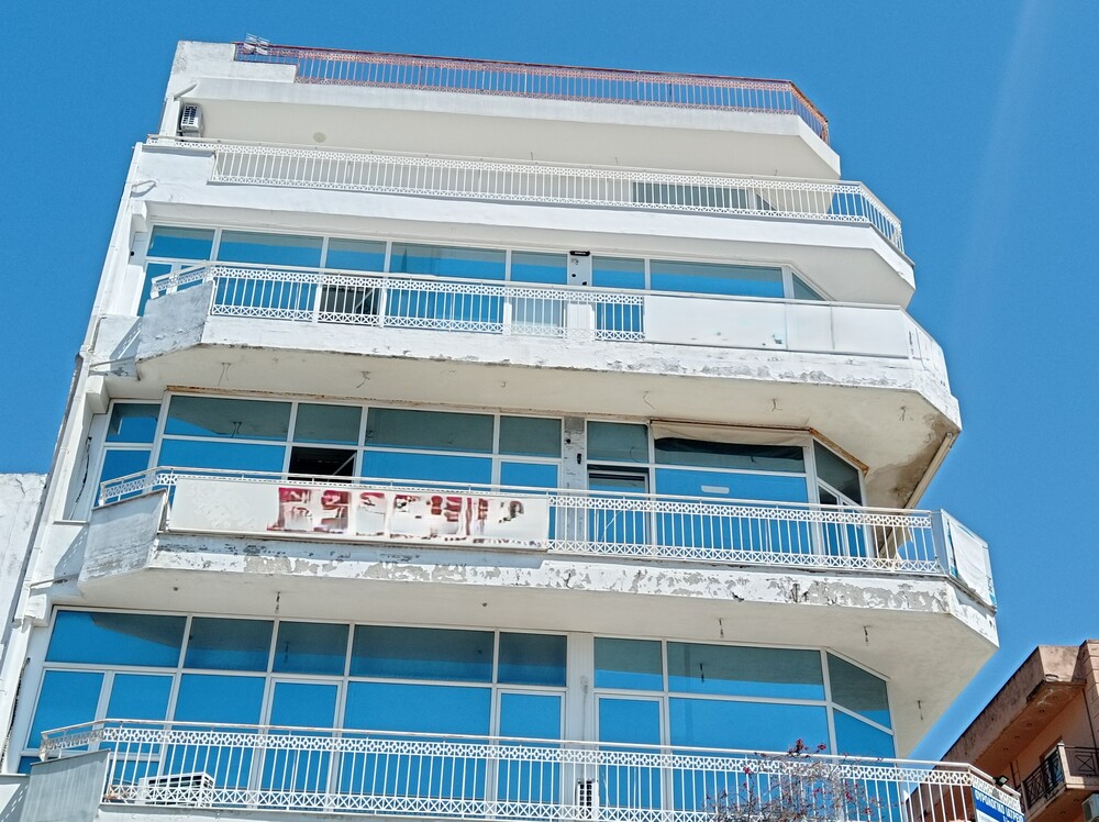 photo1