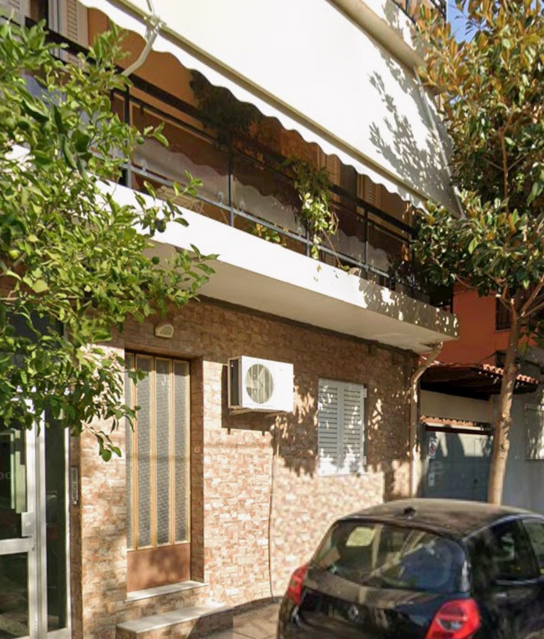 photo1