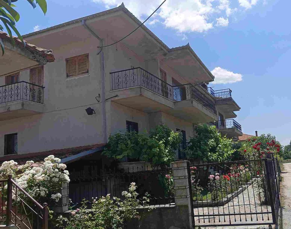 Οικόπεδο με κτίσμα  σε πλειστηριασμό Δήμος Καστοριάς