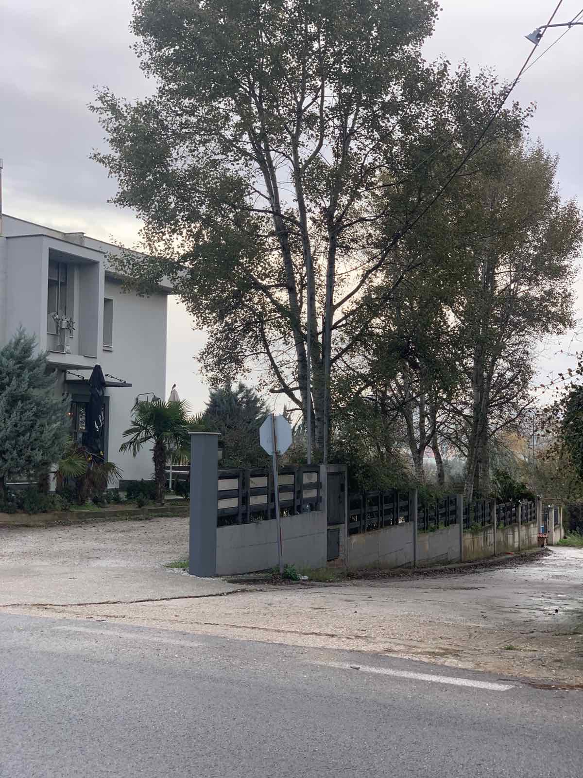 Αγροτεμάχιο με κτίσμα  σε πλειστηριασμό Δήμος Ωραιοκάστρου