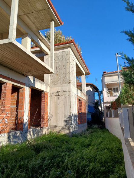Οικόπεδο με κτίσμα  σε πλειστηριασμό Δήμος Σιθωνίας