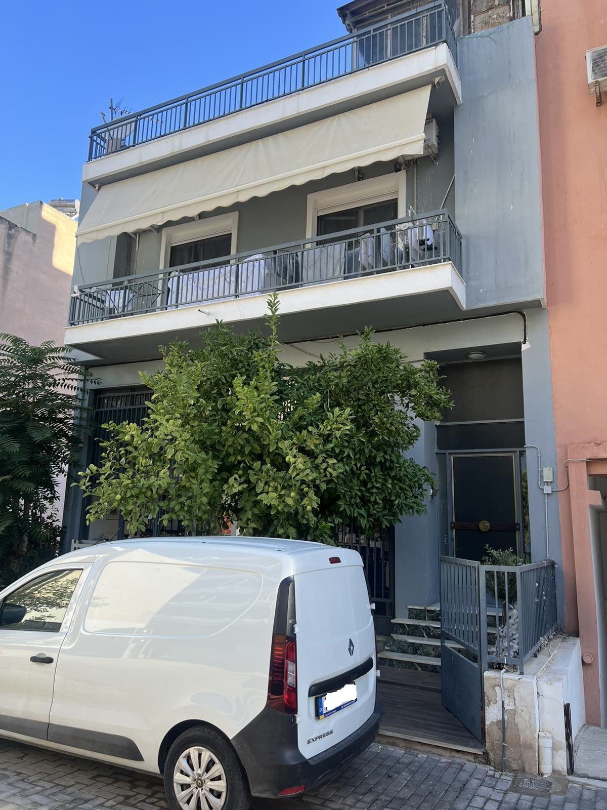 Οικόπεδο με κτίσμα  σε πλειστηριασμό Δήμος Καλλιθέας