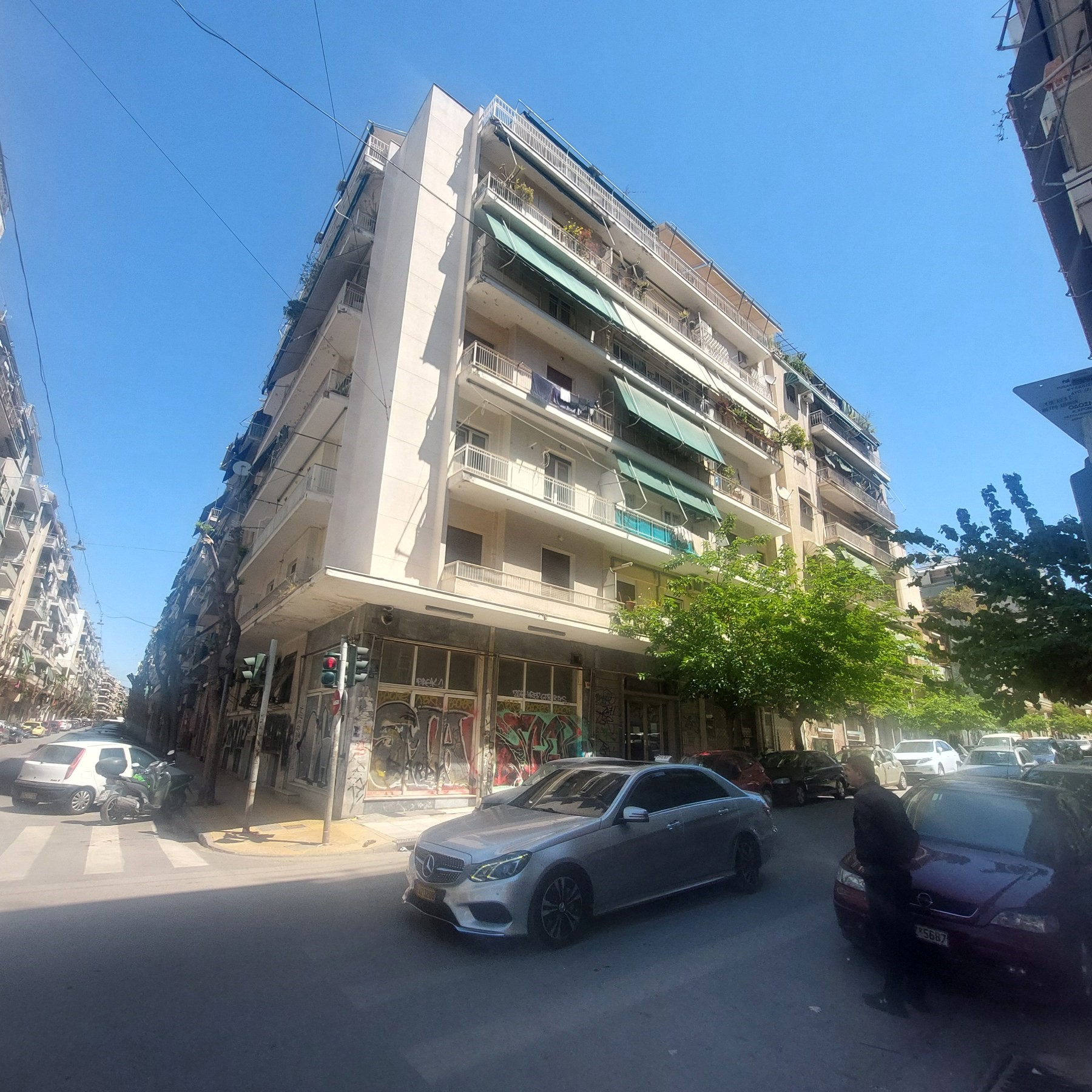 photo1