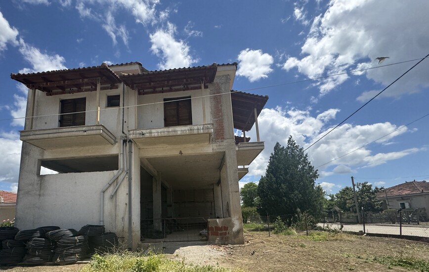 photo1