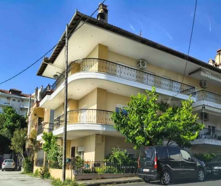 photo1